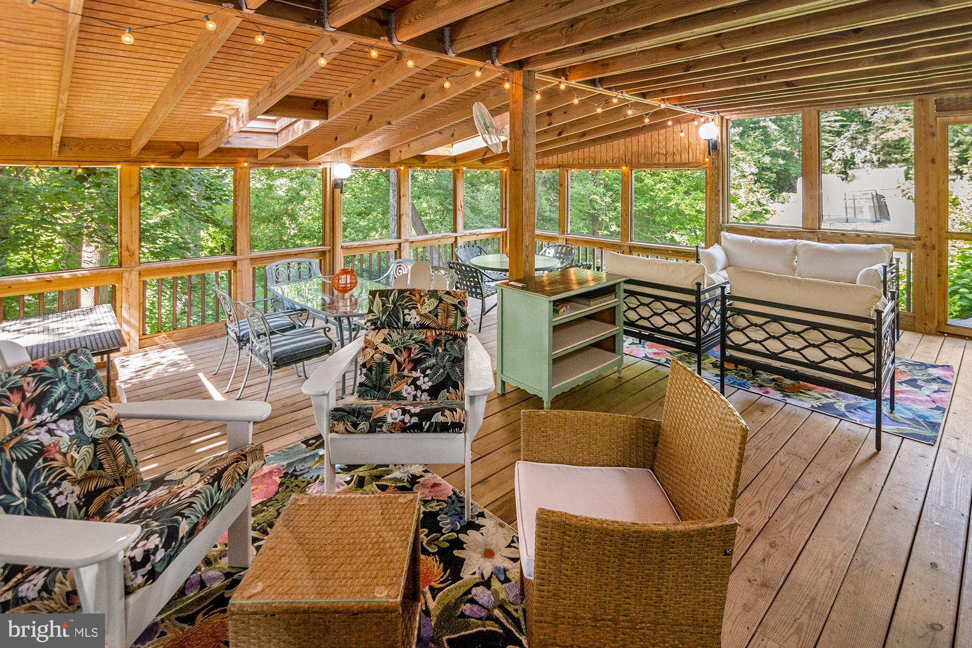 TWIN HARBORS - Residential