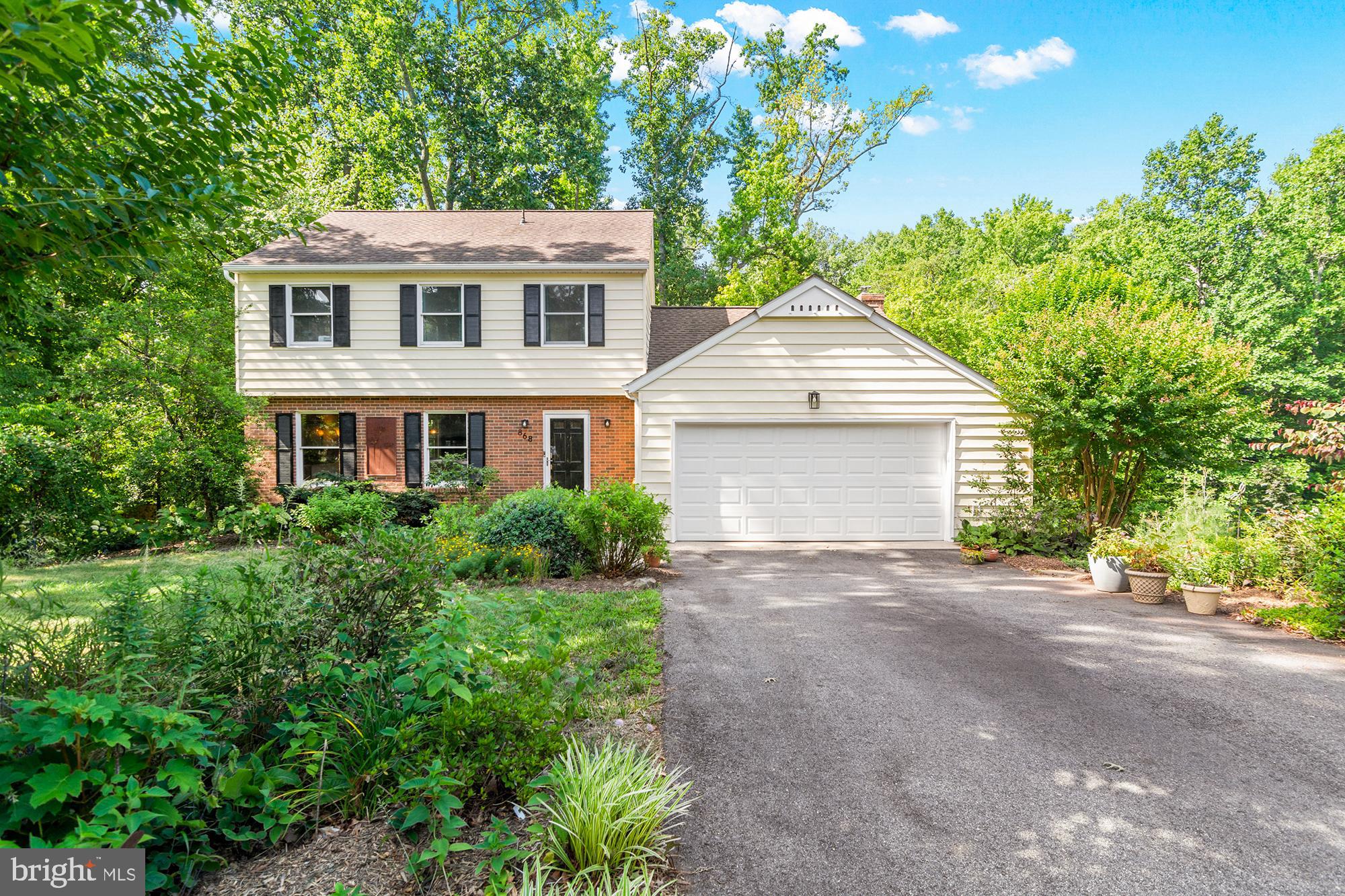 TWIN HARBORS - Residential