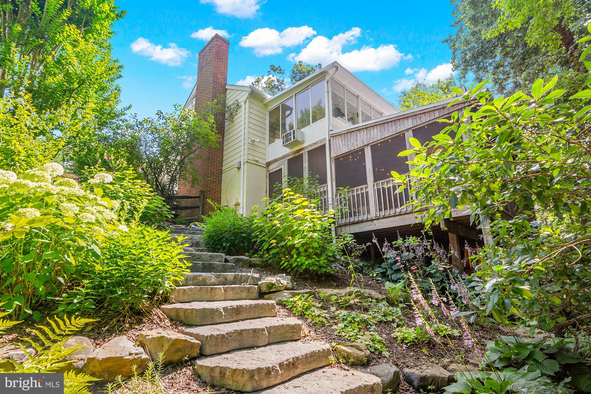 TWIN HARBORS - Residential