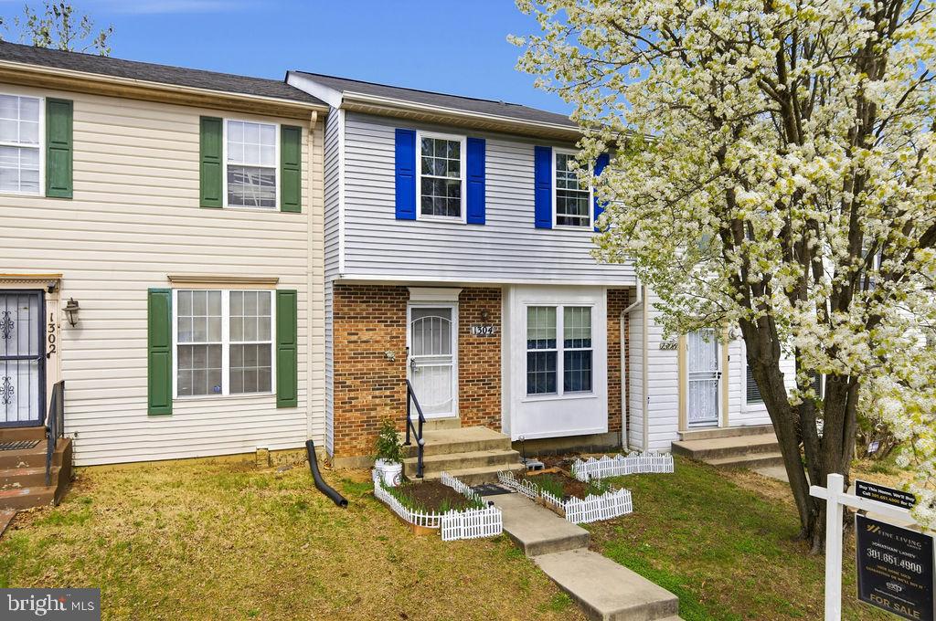CAPITAL VIEW TOWNHOUSES - Residential