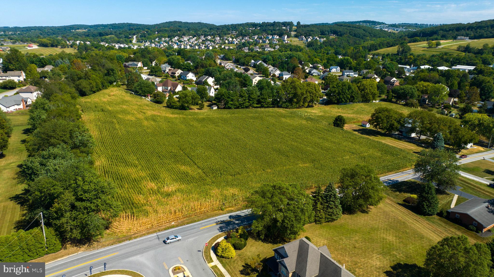 CHESTNUT HILL - Land