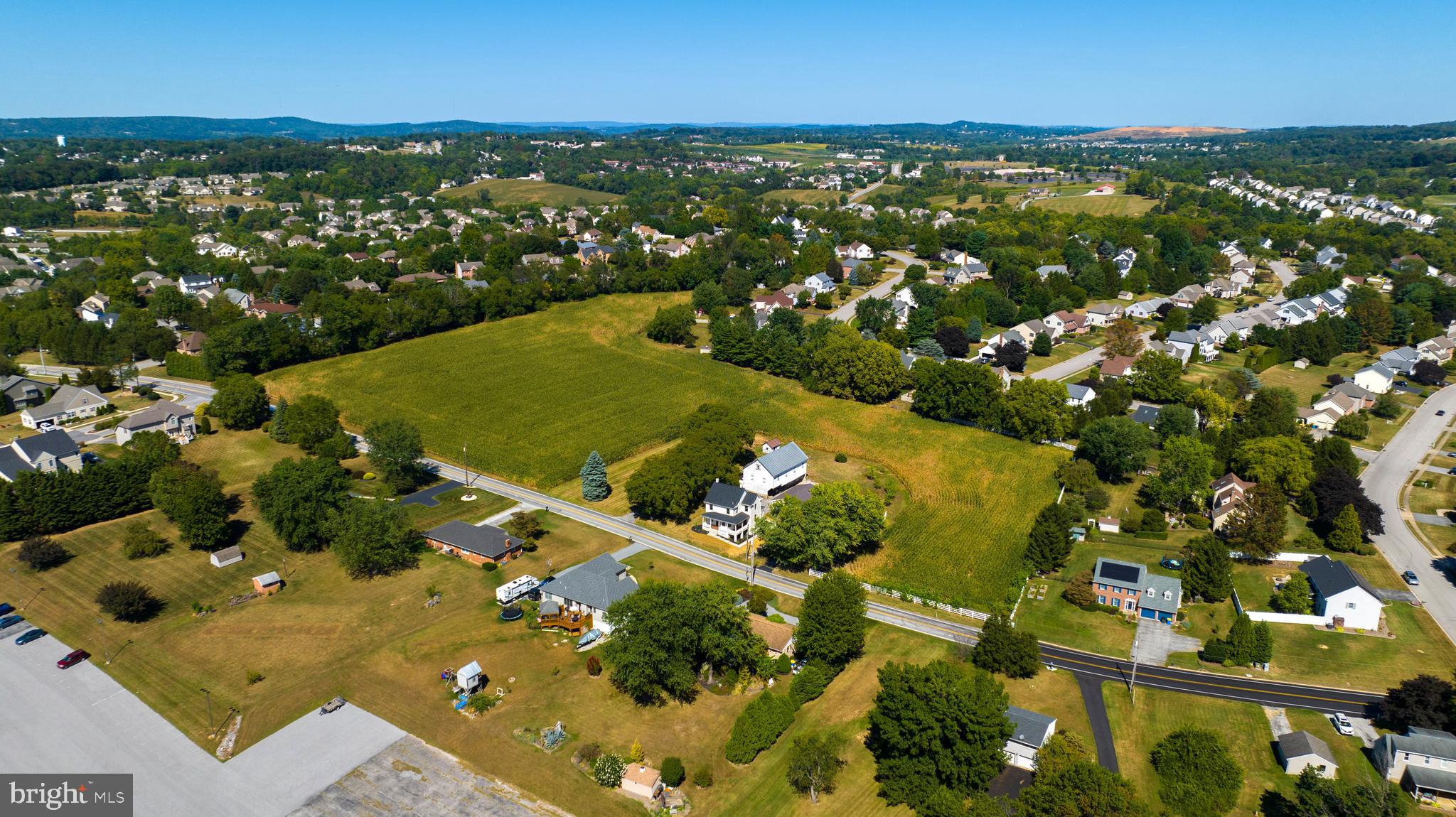 CHESTNUT HILL - Land