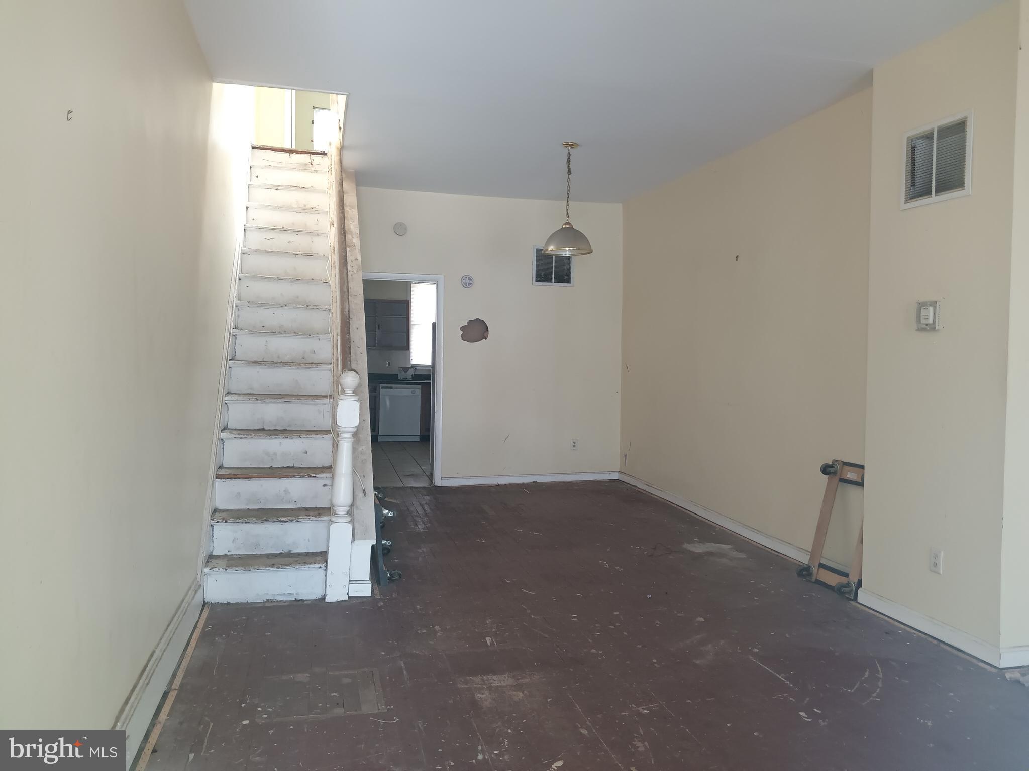 BROADWAY EAST - Residential