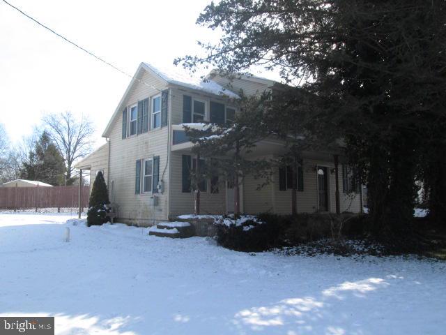 2 story detached traditional style home with farmland views. Features covered front porch, detached barn/garage & newer furnace. Interior has open 1st floor living area & 2 bedrooms with modern bath. Situated on 1+ acre adjacent to community park. Home needs TLC & finishing. Property was built prior to 1978 and lead based paint may potentially exist.