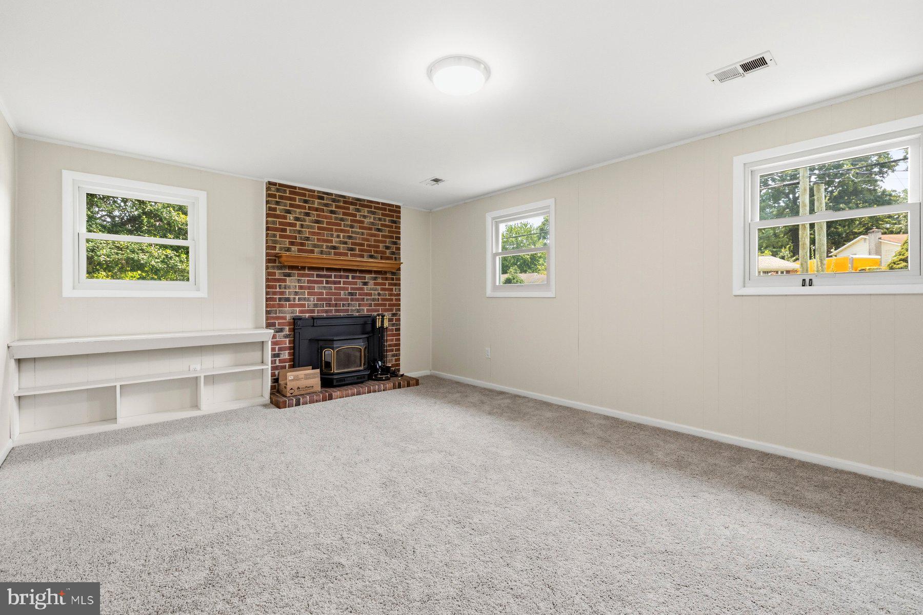 BEL PRE WOODS - Residential