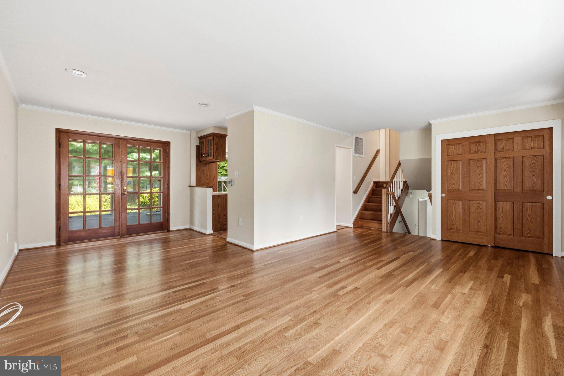 BEL PRE WOODS - Residential