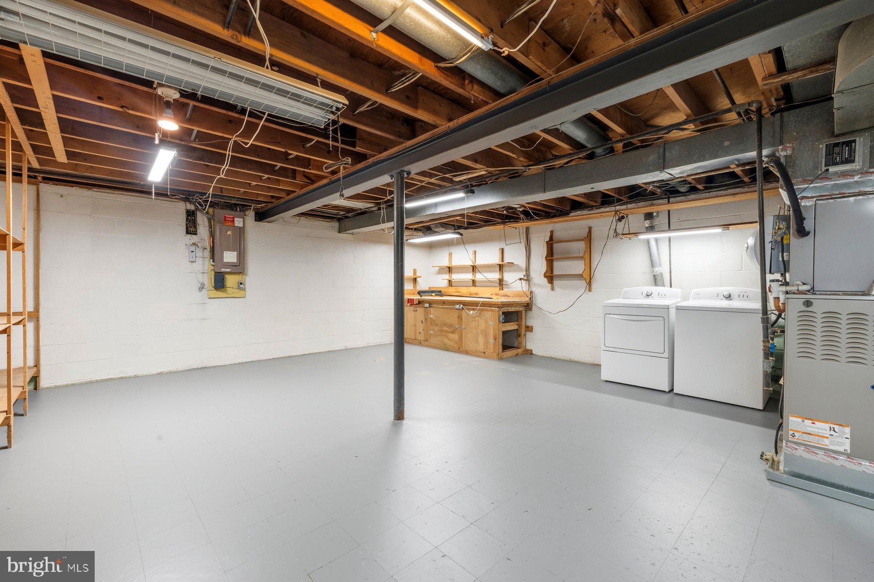 BEL PRE WOODS - Residential