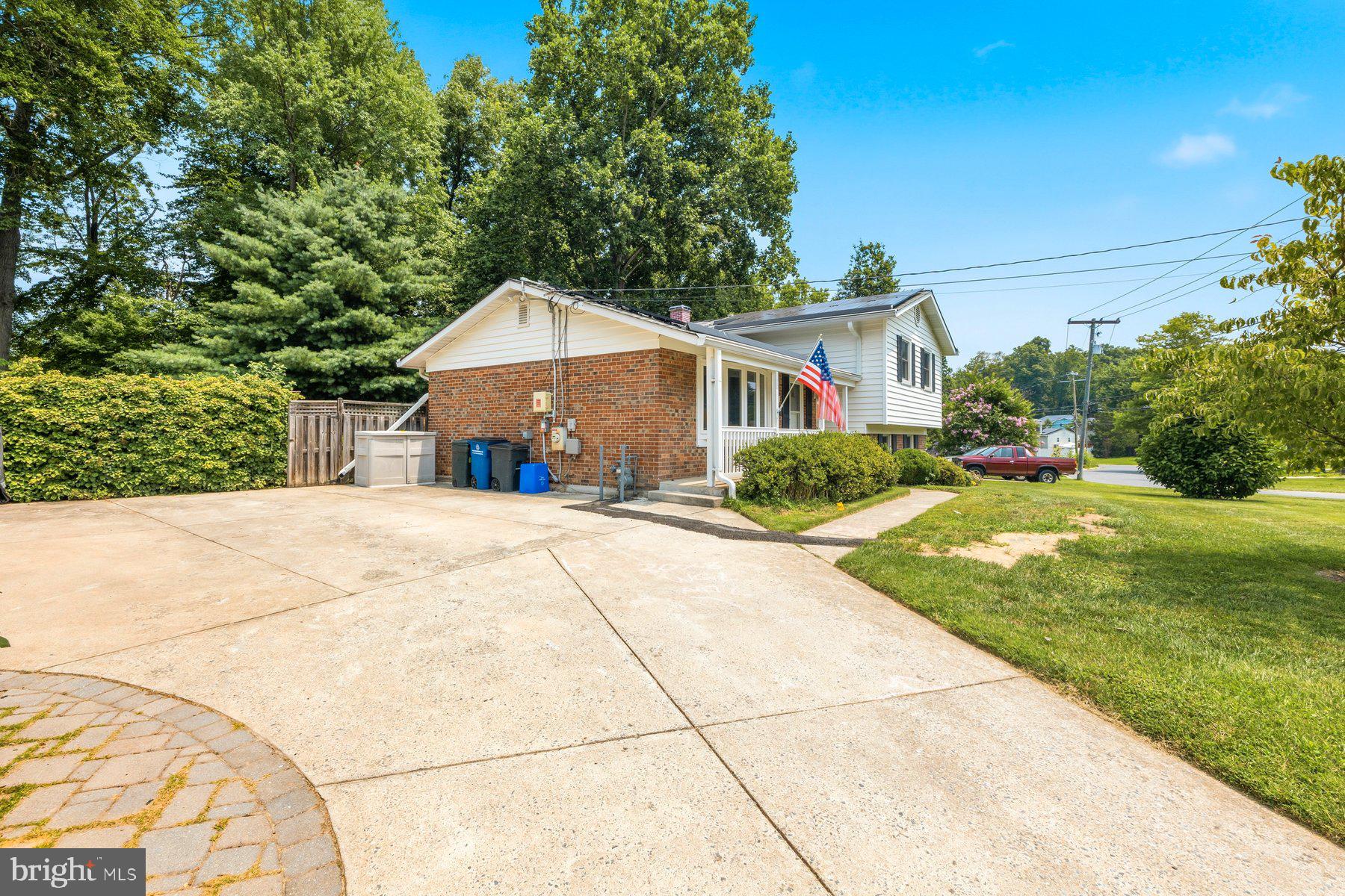 BEL PRE WOODS - Residential