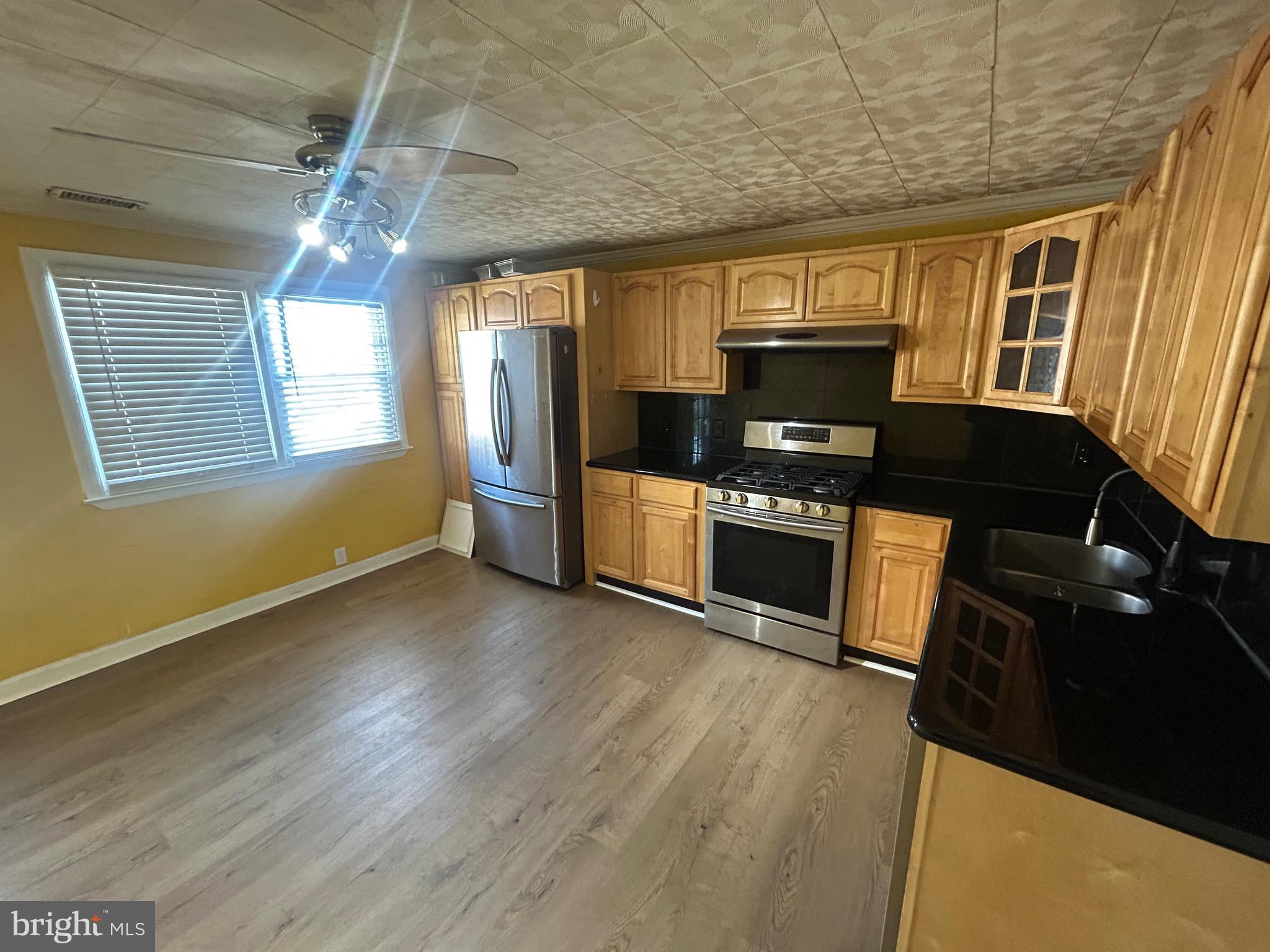 HOLMESBURG - Residential Income