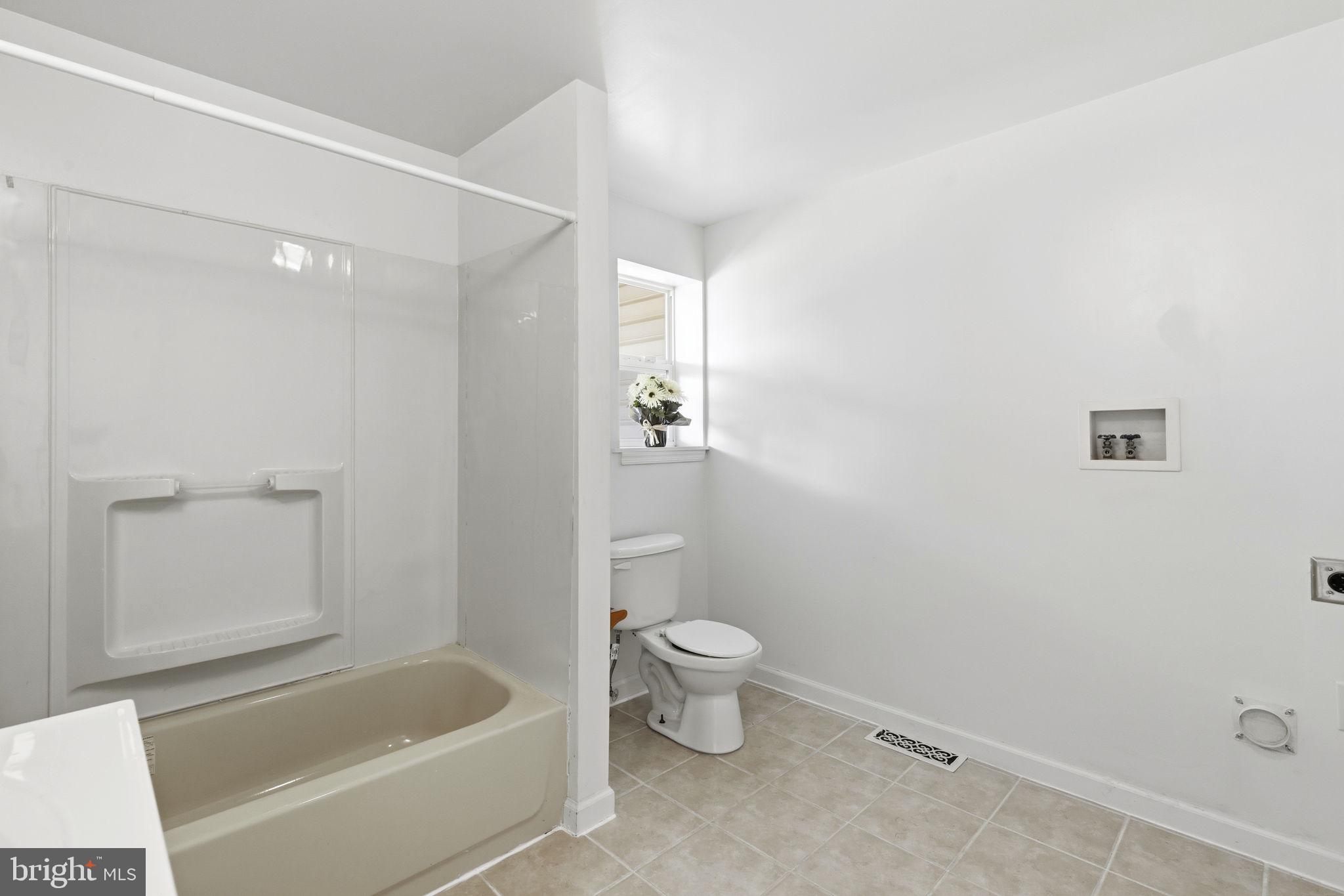 BROADWAY EAST - Residential