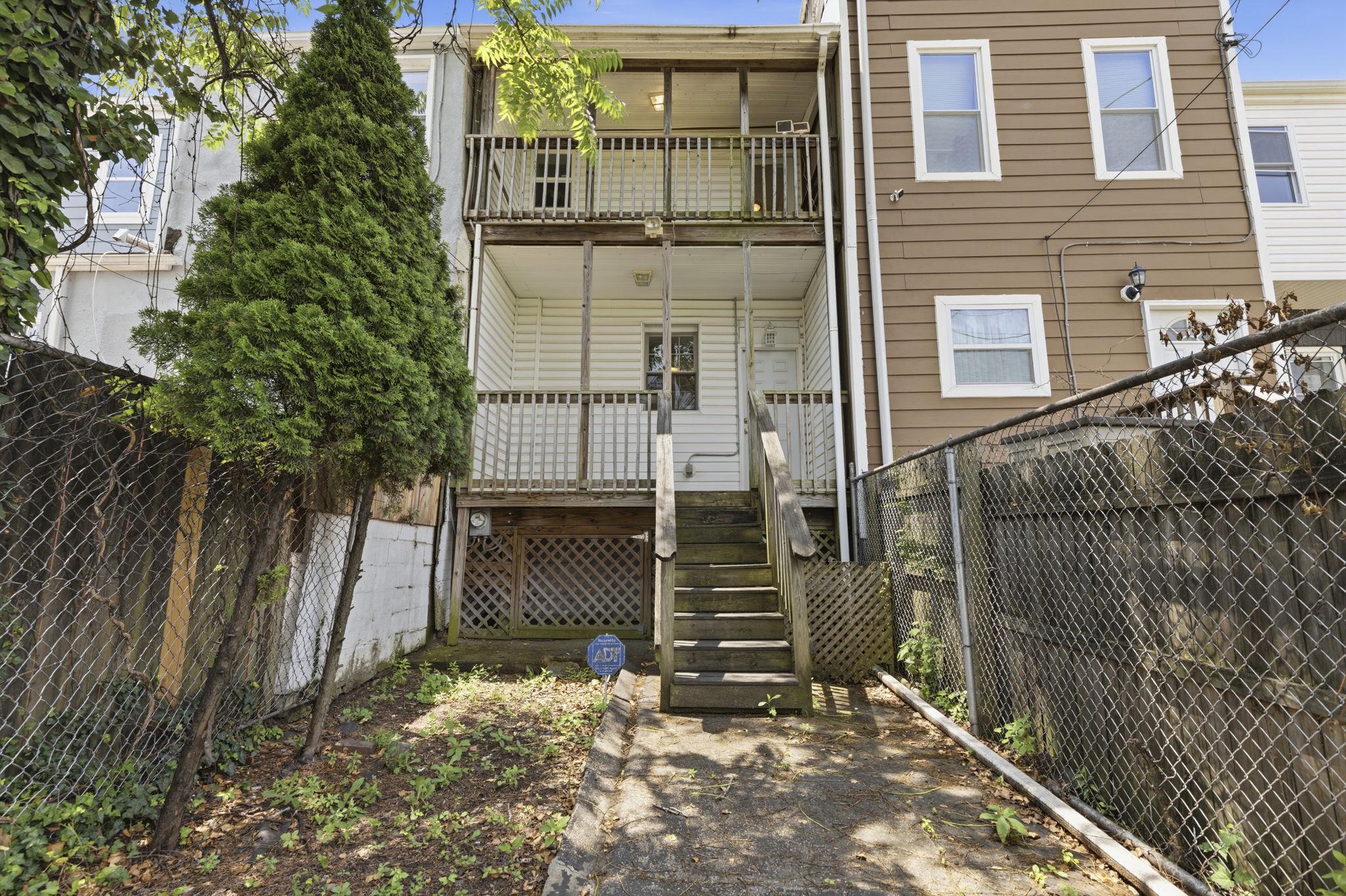 BROADWAY EAST - Residential