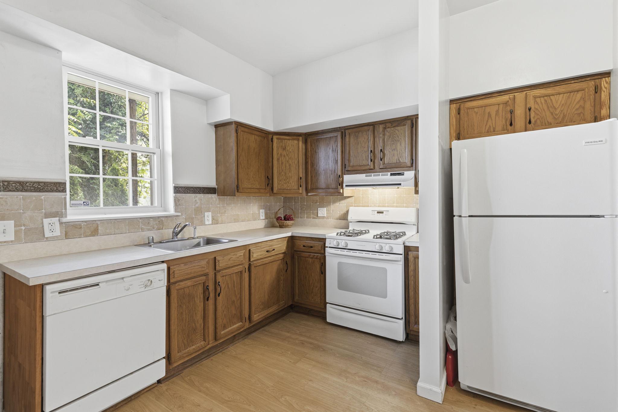BROADWAY EAST - Residential