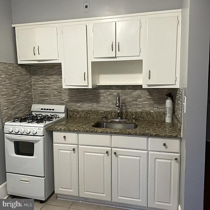 EDMONDSON VIILLAGE - Residential Lease