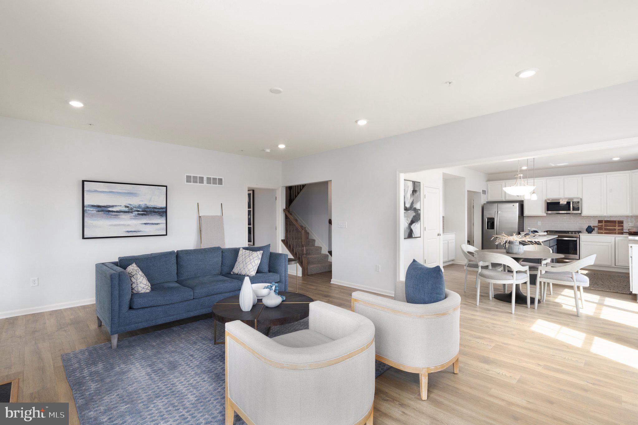 CAPTAIN'S COVE - Residential
