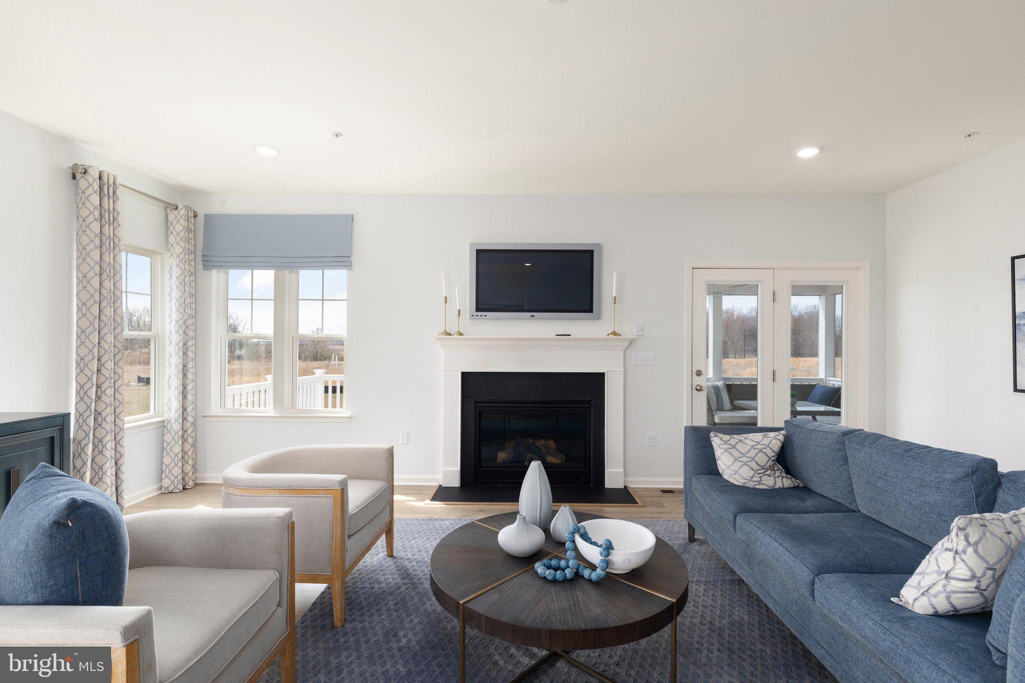 CAPTAIN'S COVE - Residential