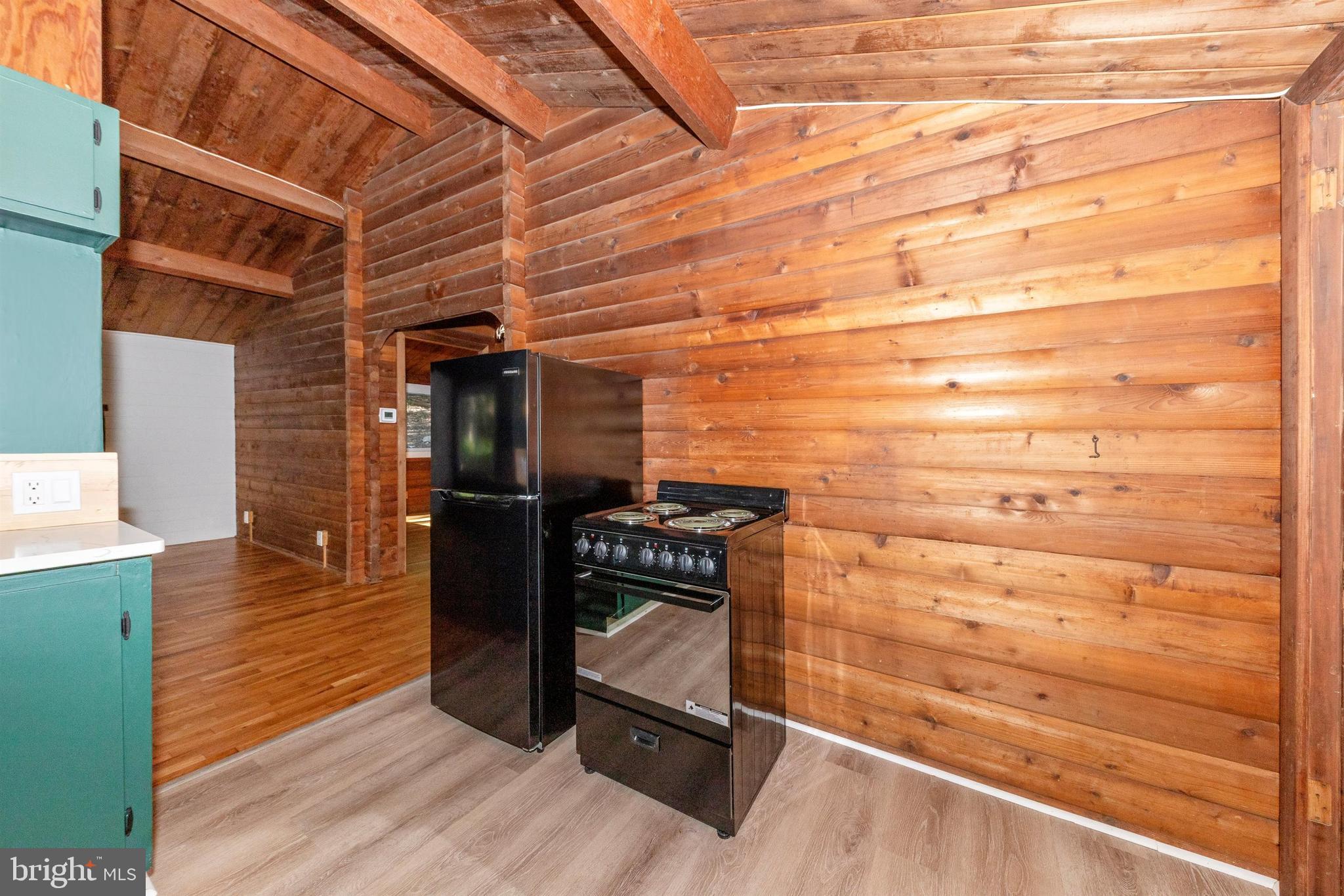 SHANNONDALE - Residential Lease