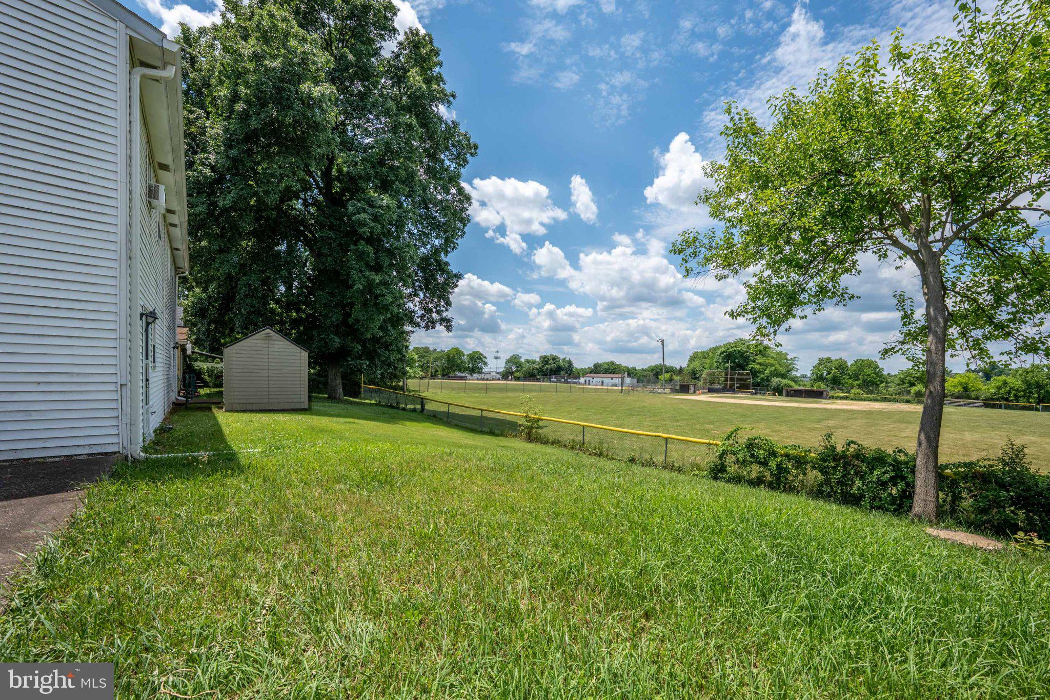 STRAWBERRY HILLS - Residential
