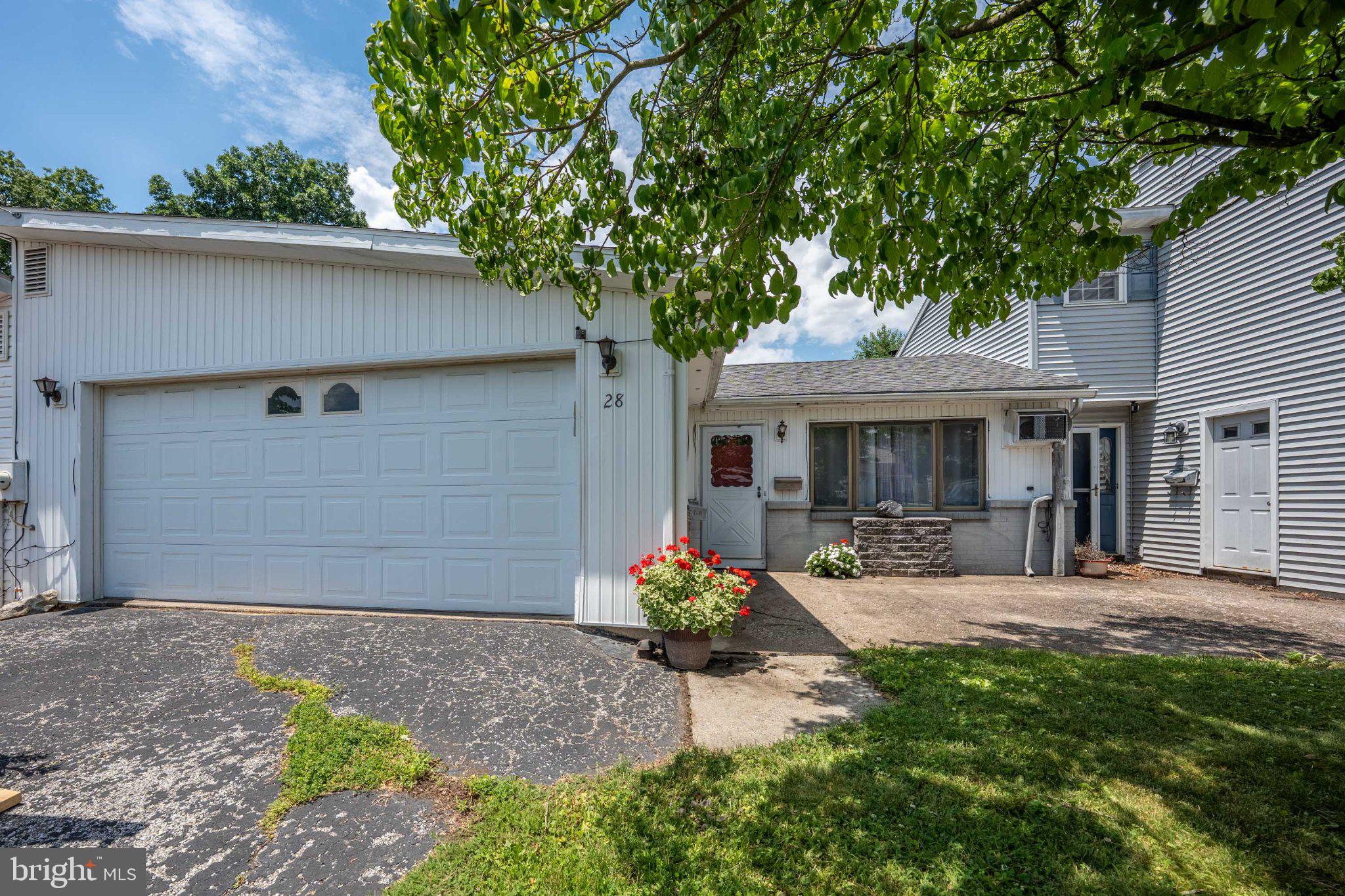 STRAWBERRY HILLS - Residential