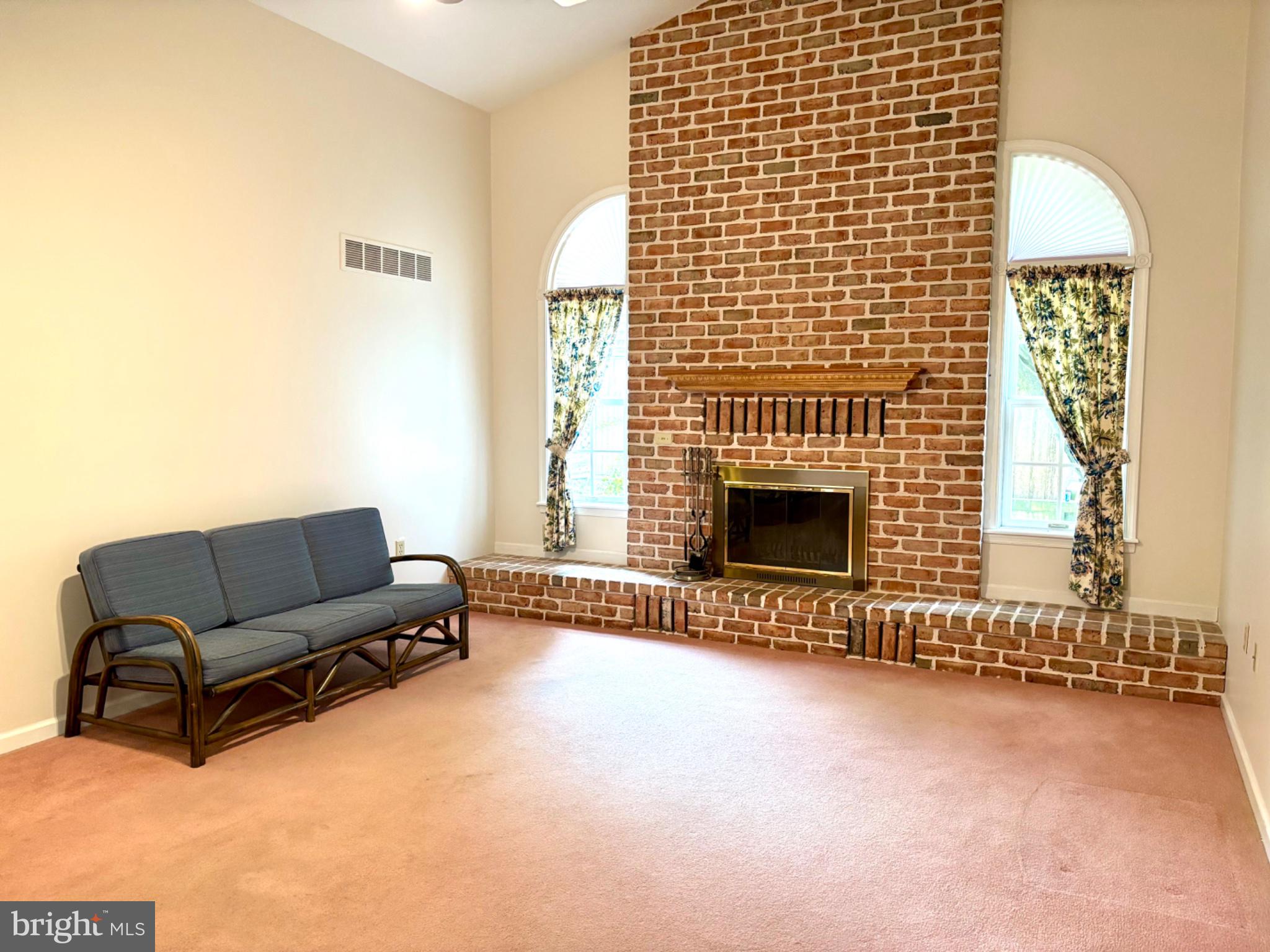 ECKHART MINES - Residential