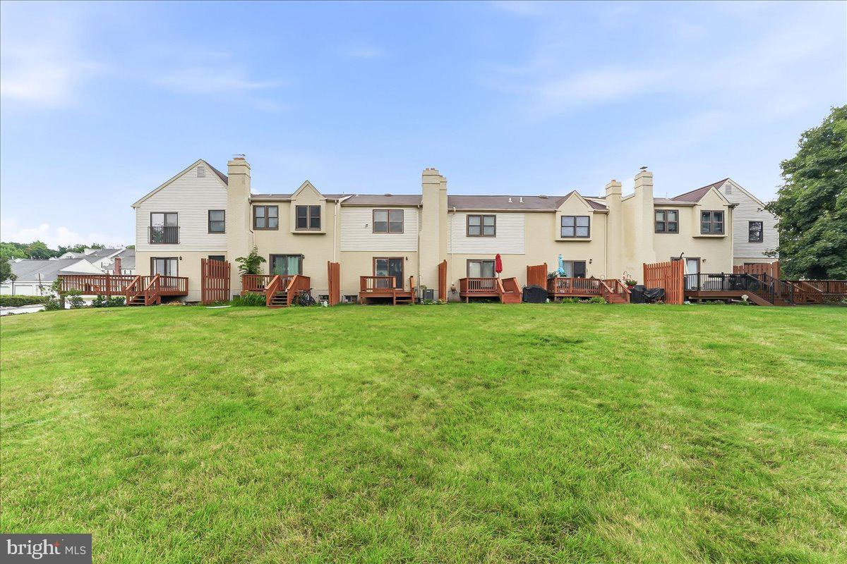 TRENT MANOR - Residential