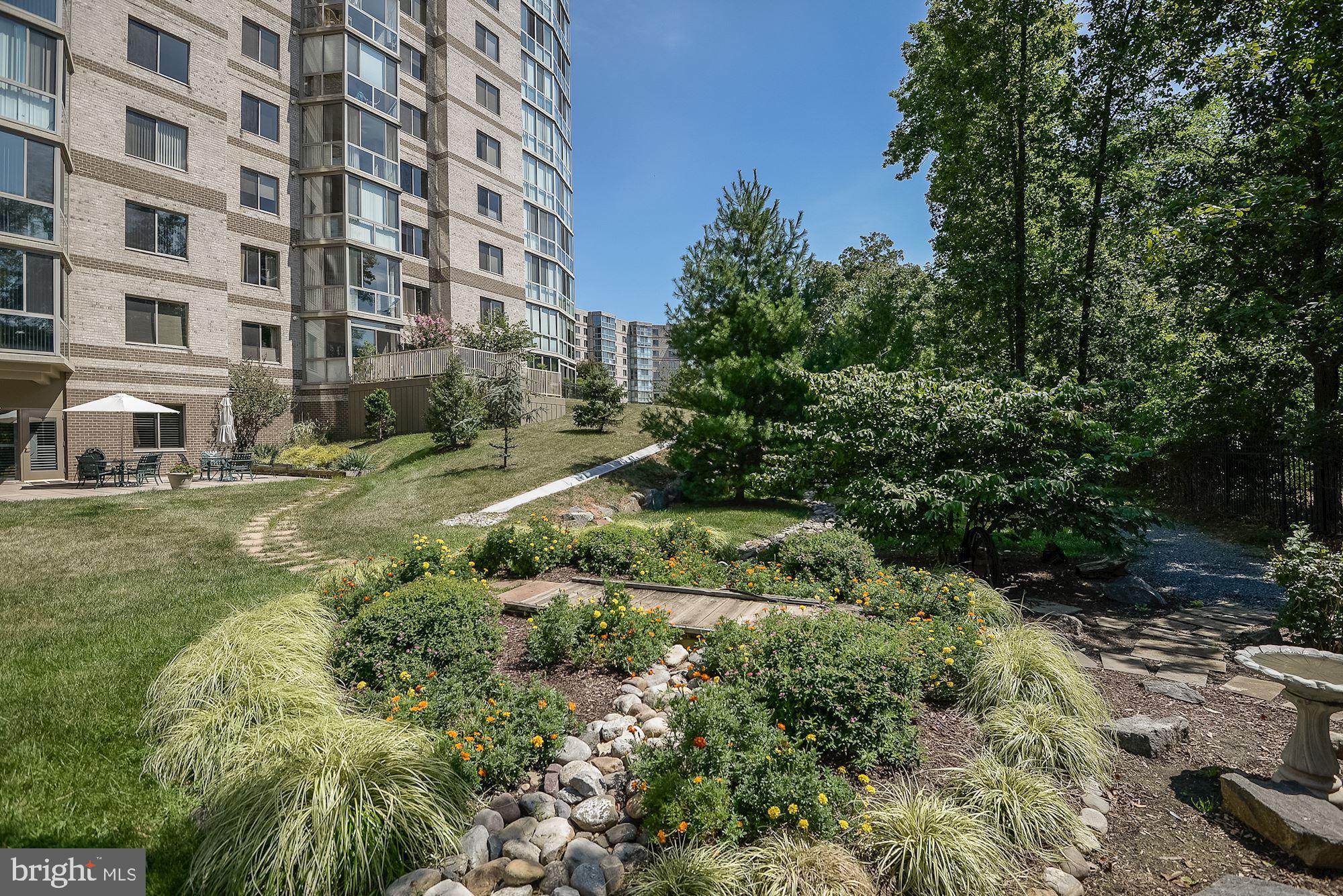LANSDOWNE WOODS - Residential