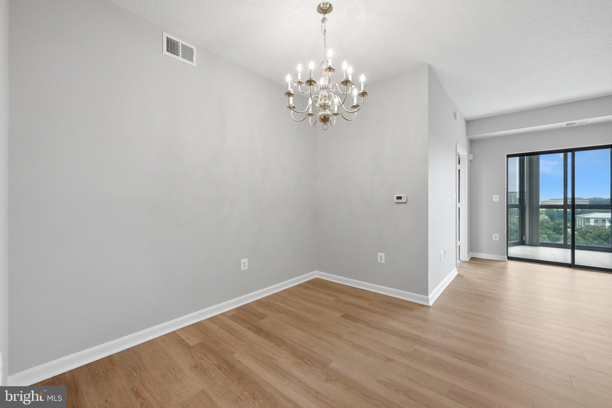 LANSDOWNE WOODS - Residential