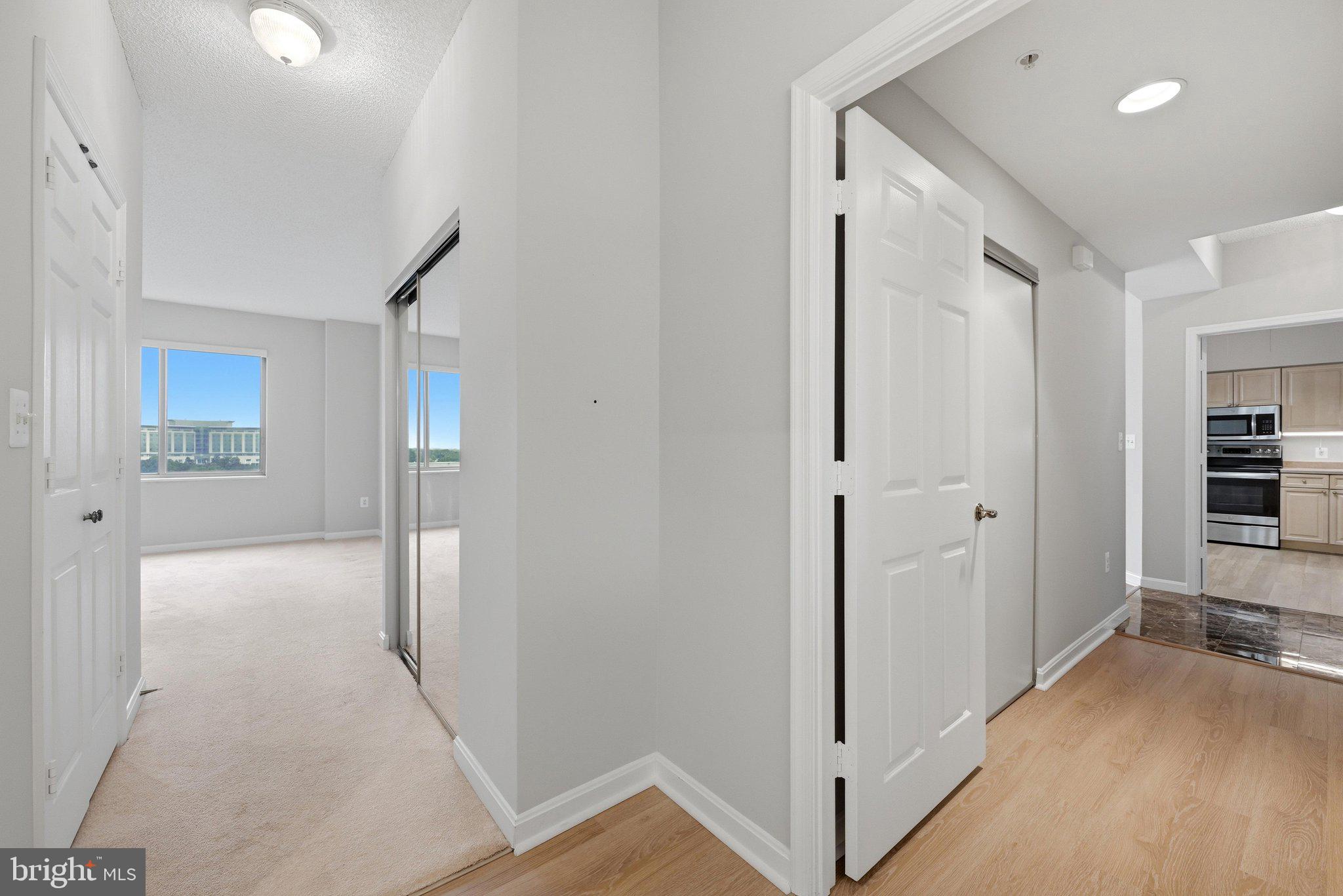 LANSDOWNE WOODS - Residential