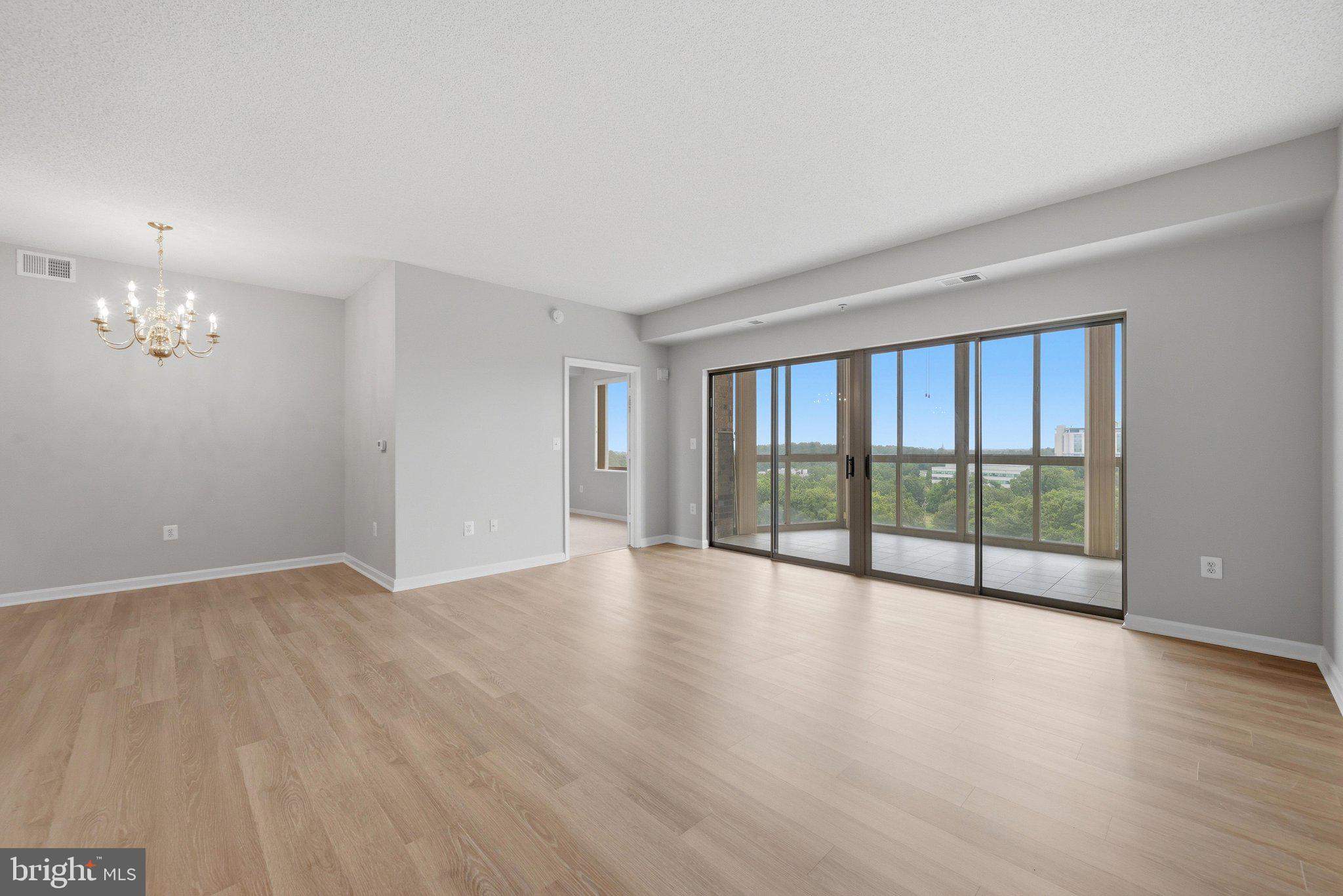 LANSDOWNE WOODS - Residential