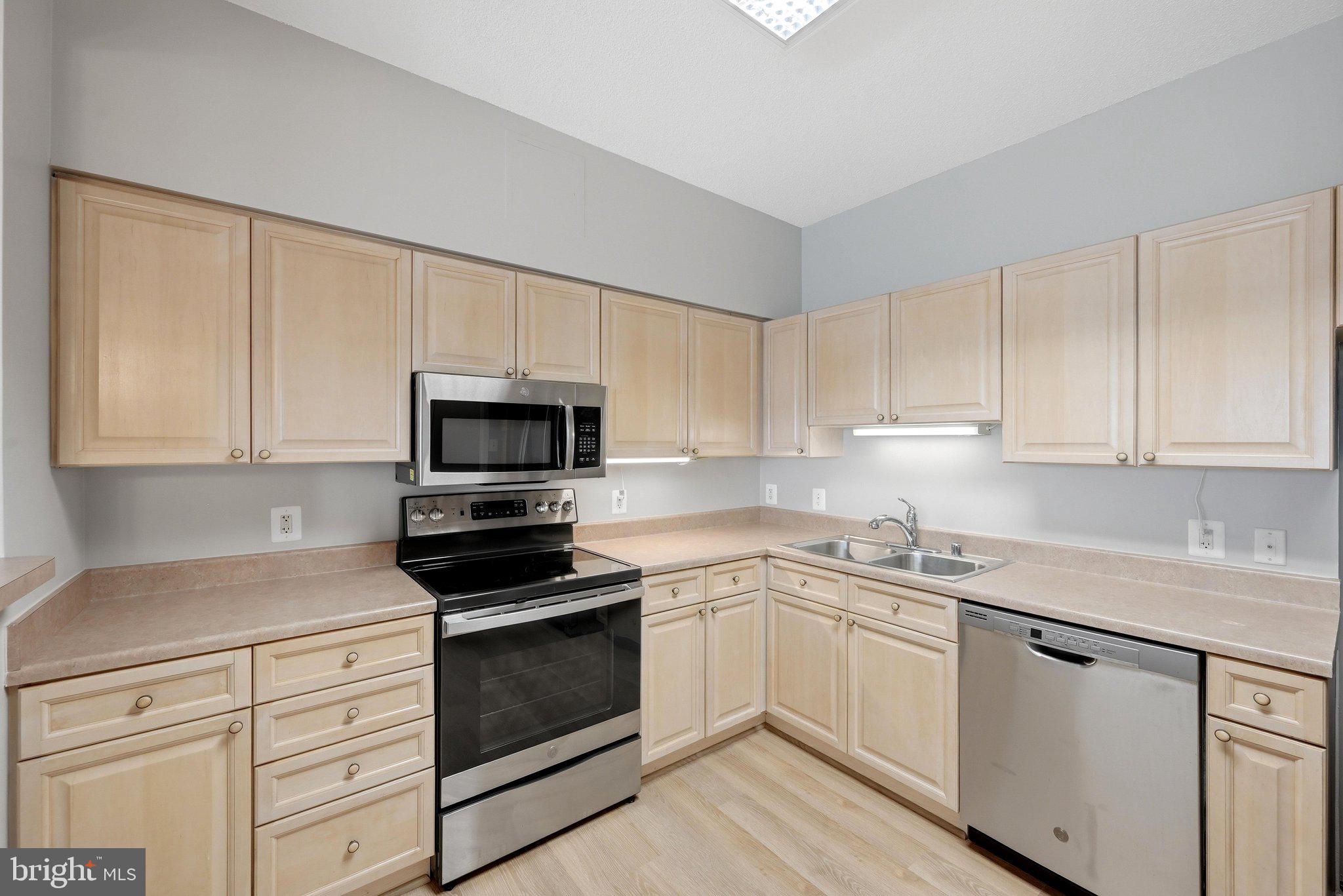 LANSDOWNE WOODS - Residential