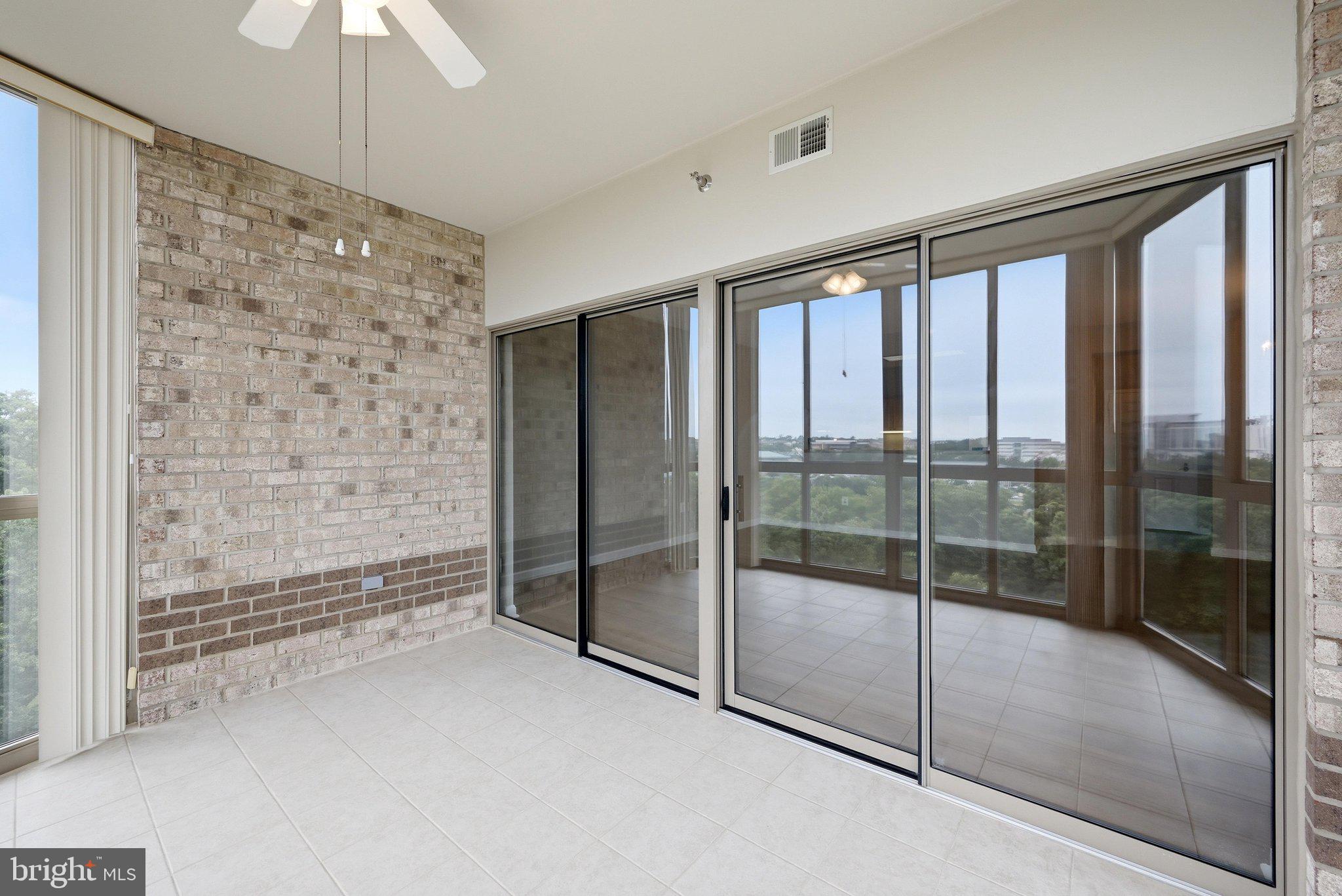 LANSDOWNE WOODS - Residential