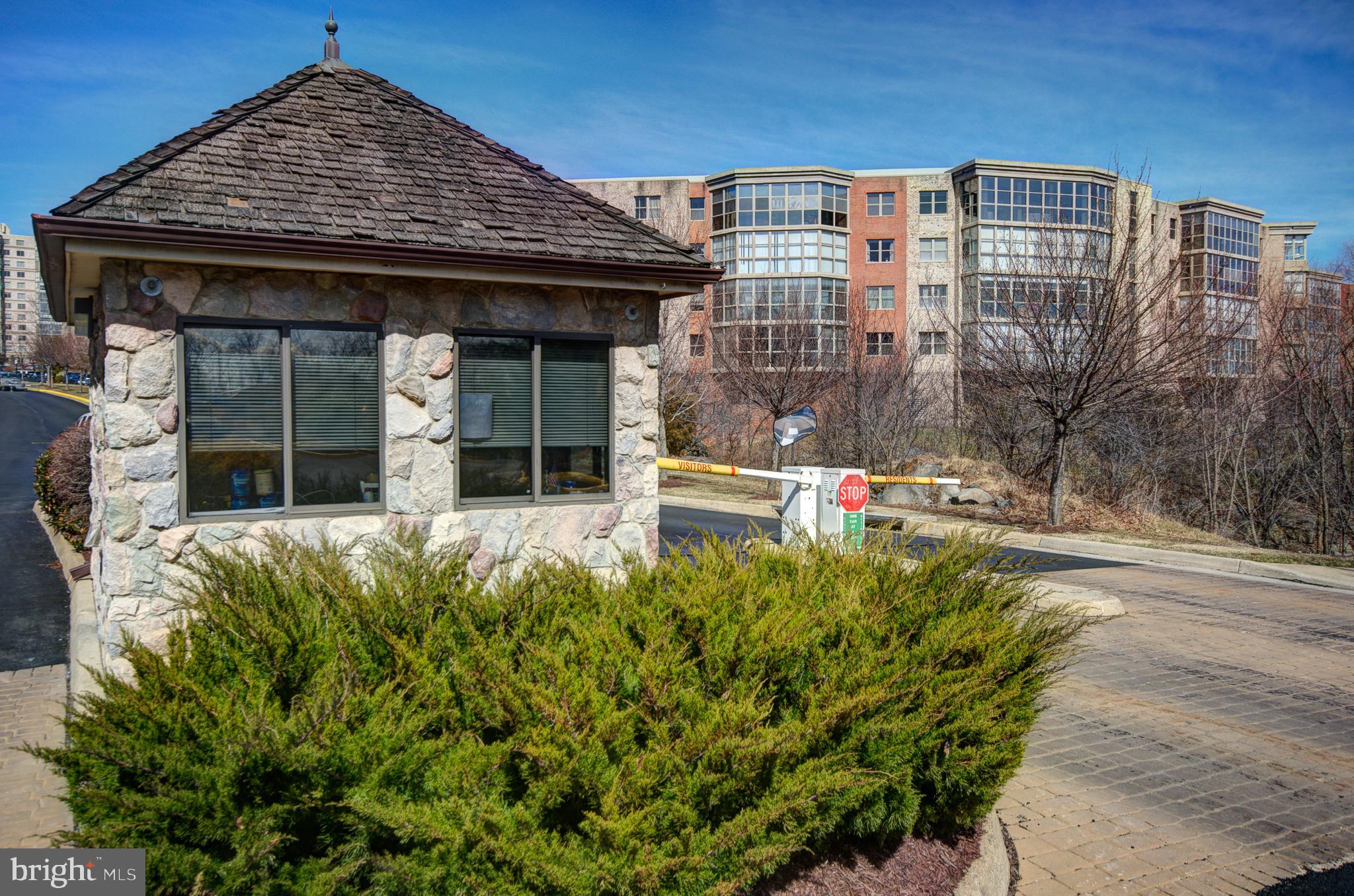 LANSDOWNE WOODS - Residential