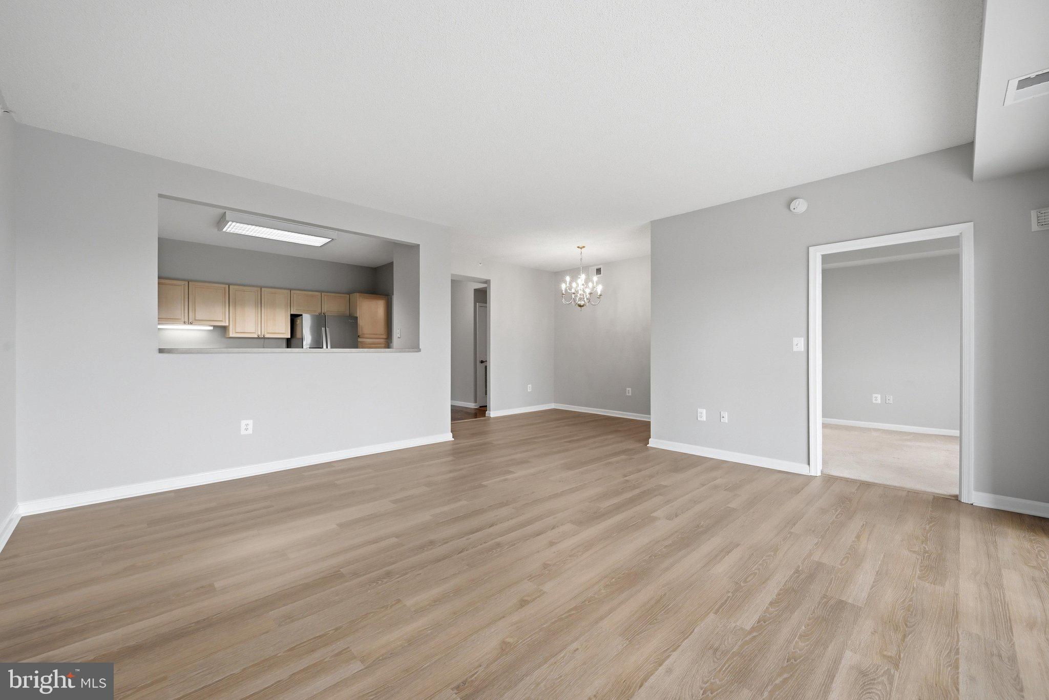 LANSDOWNE WOODS - Residential