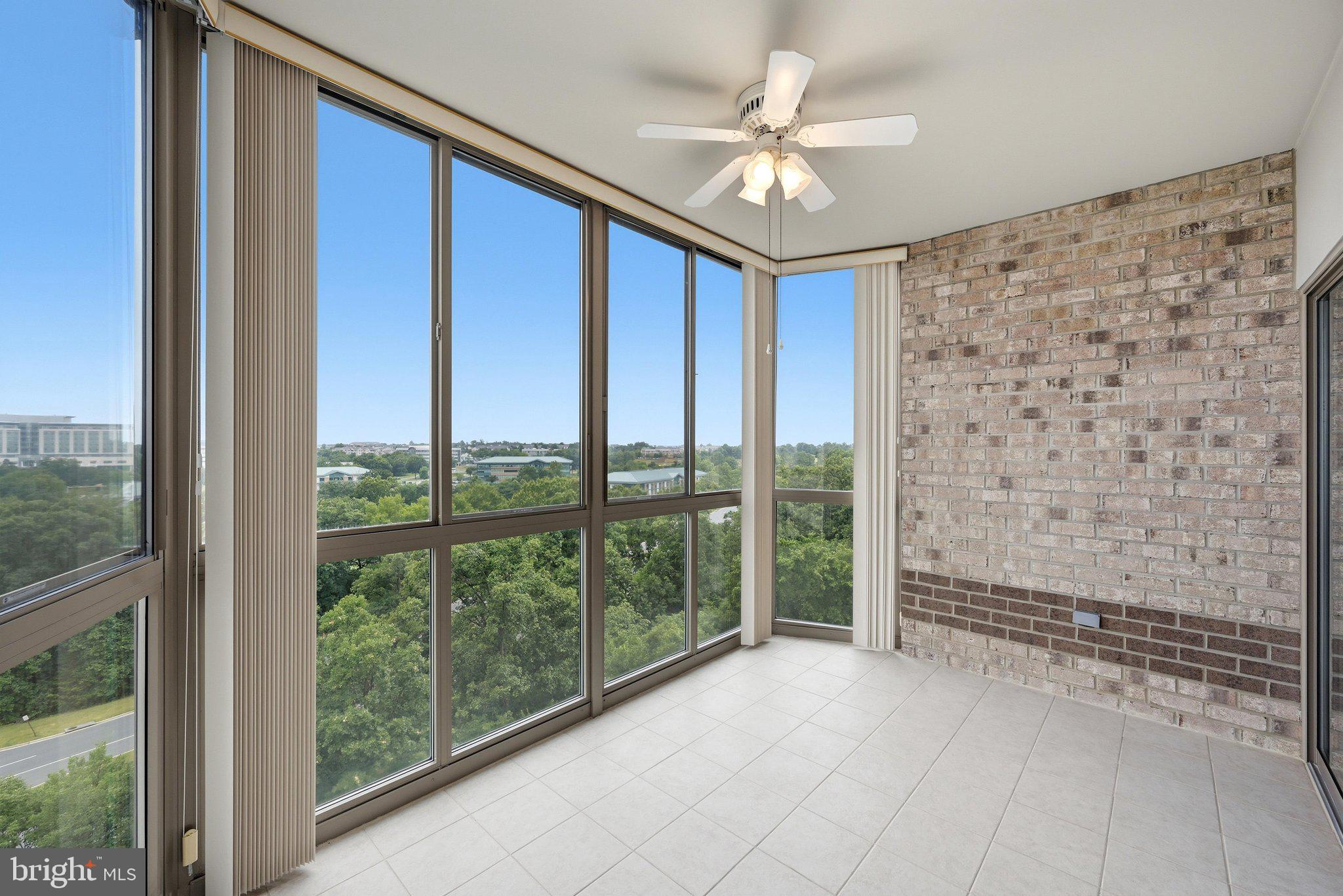 LANSDOWNE WOODS - Residential