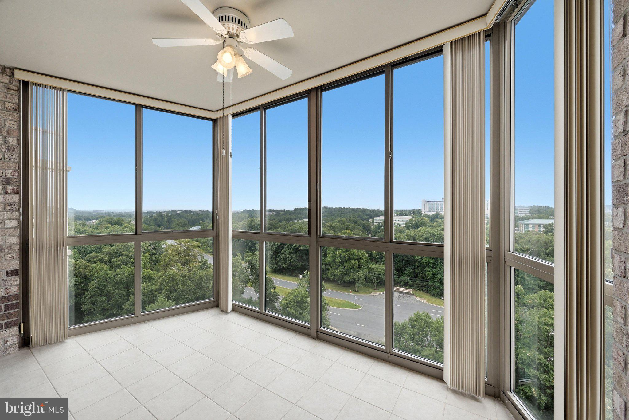 LANSDOWNE WOODS - Residential
