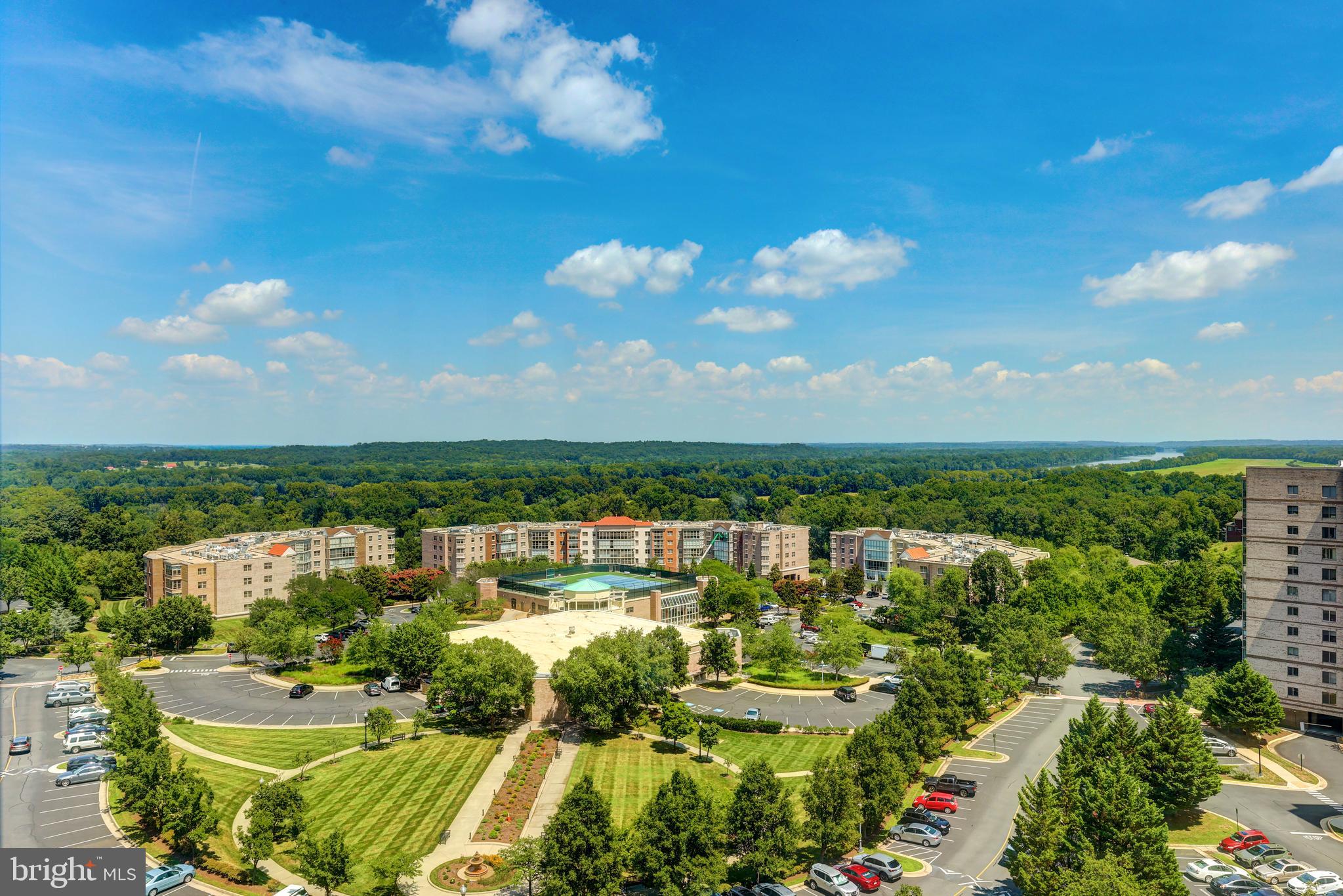 LANSDOWNE WOODS - Residential