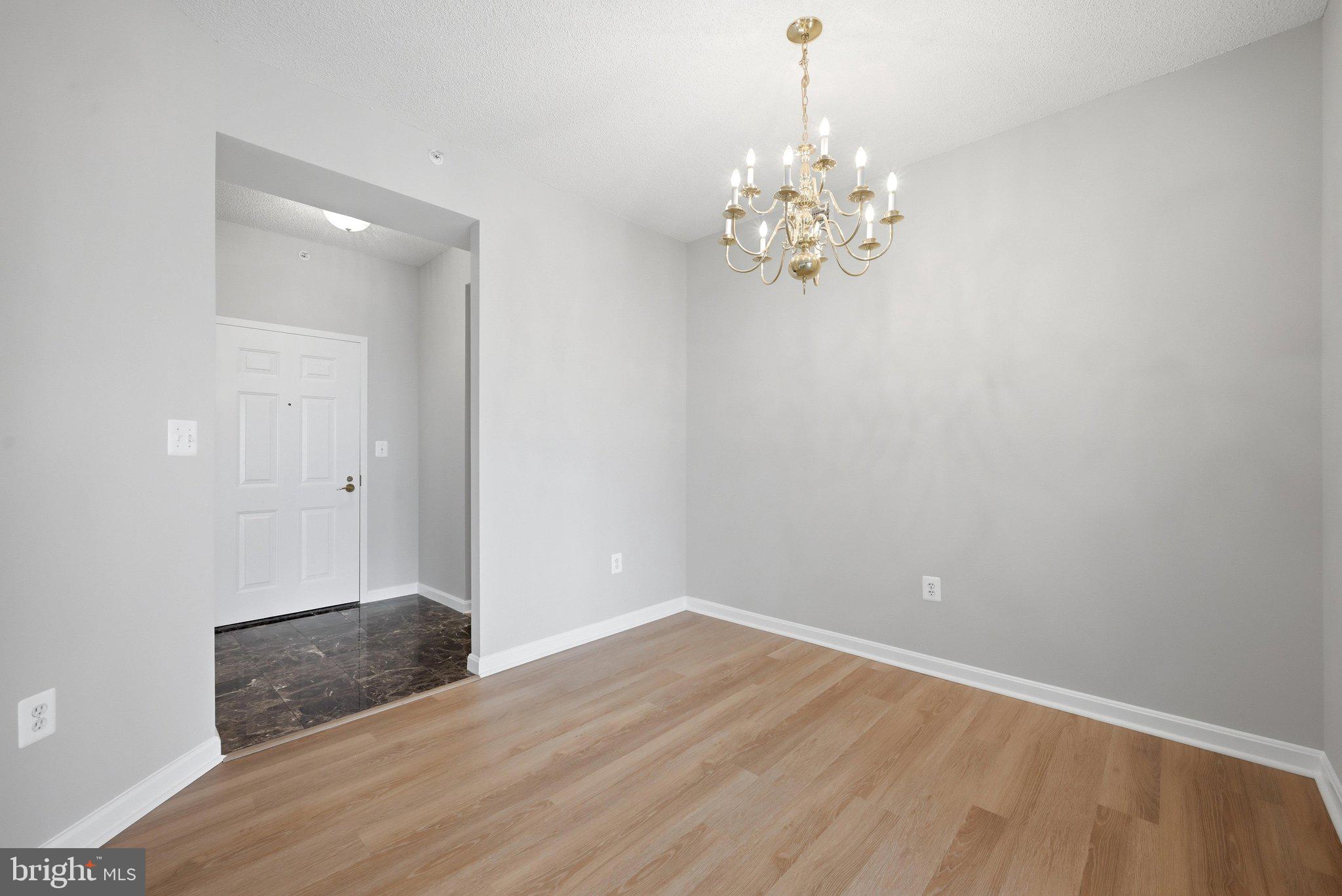 LANSDOWNE WOODS - Residential