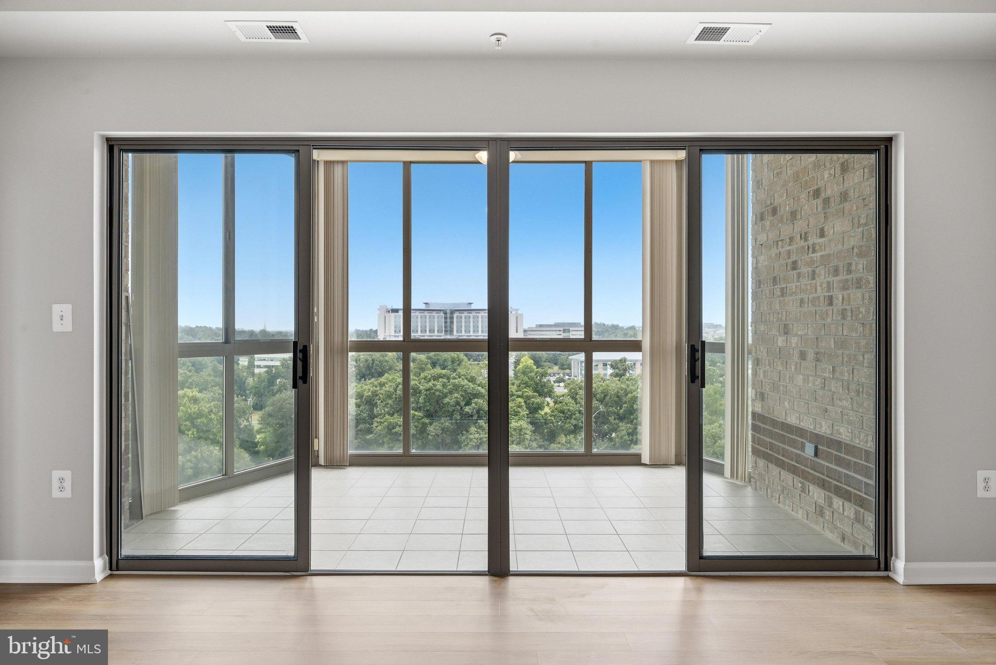 LANSDOWNE WOODS - Residential