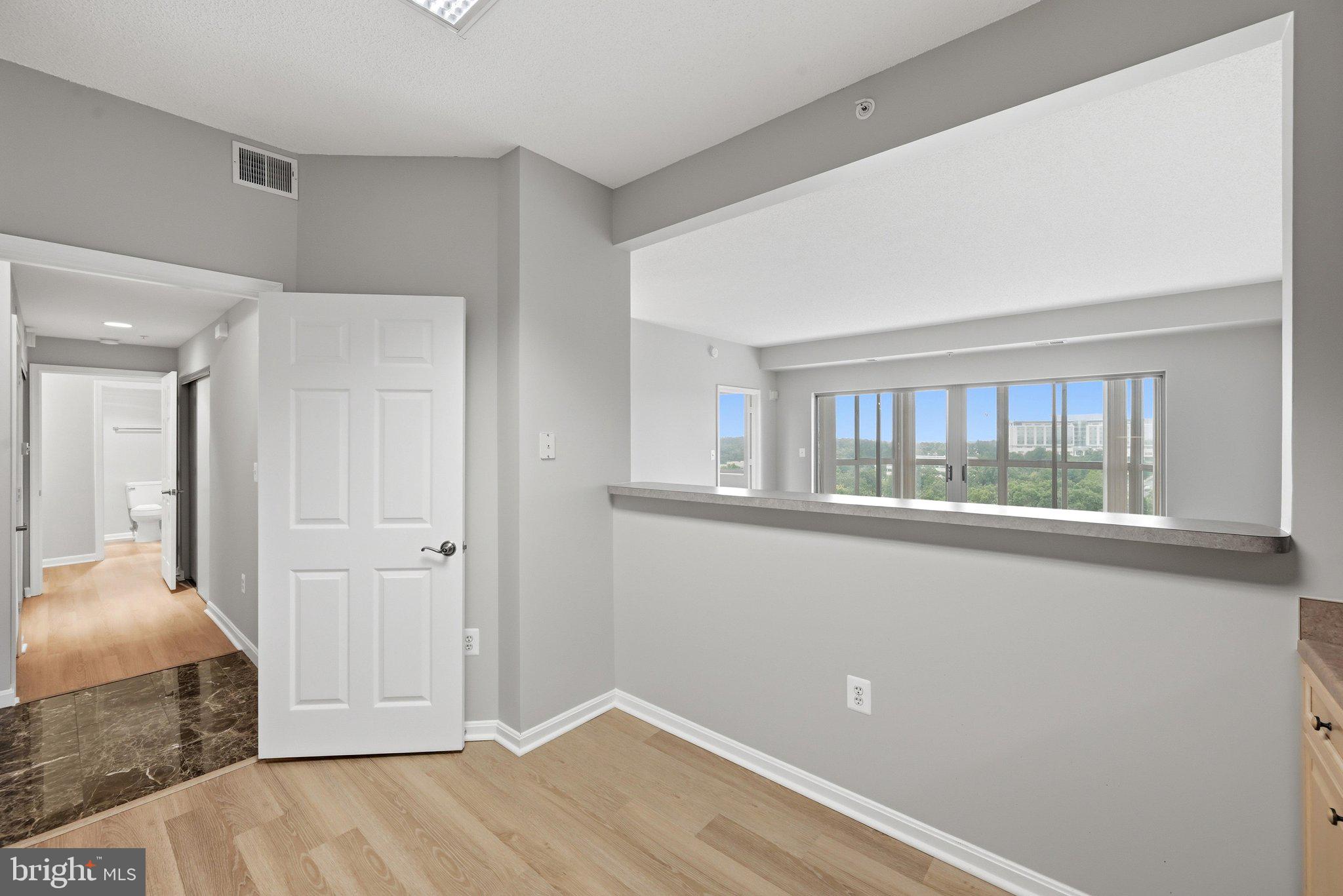 LANSDOWNE WOODS - Residential