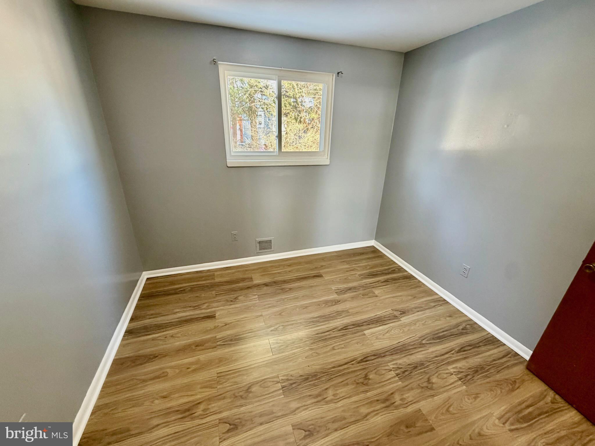 FOREST KNOLLS - Residential