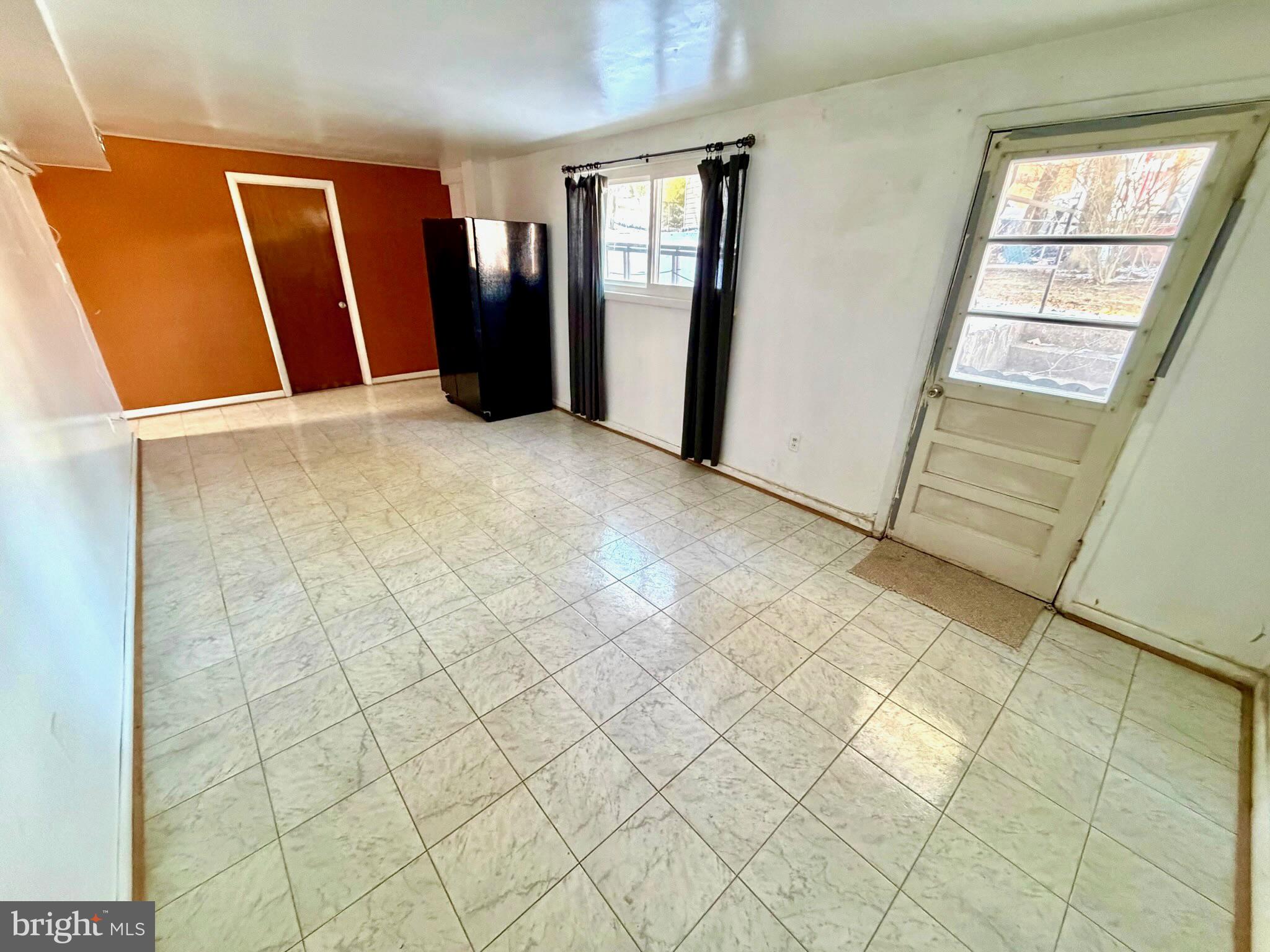 FOREST KNOLLS - Residential