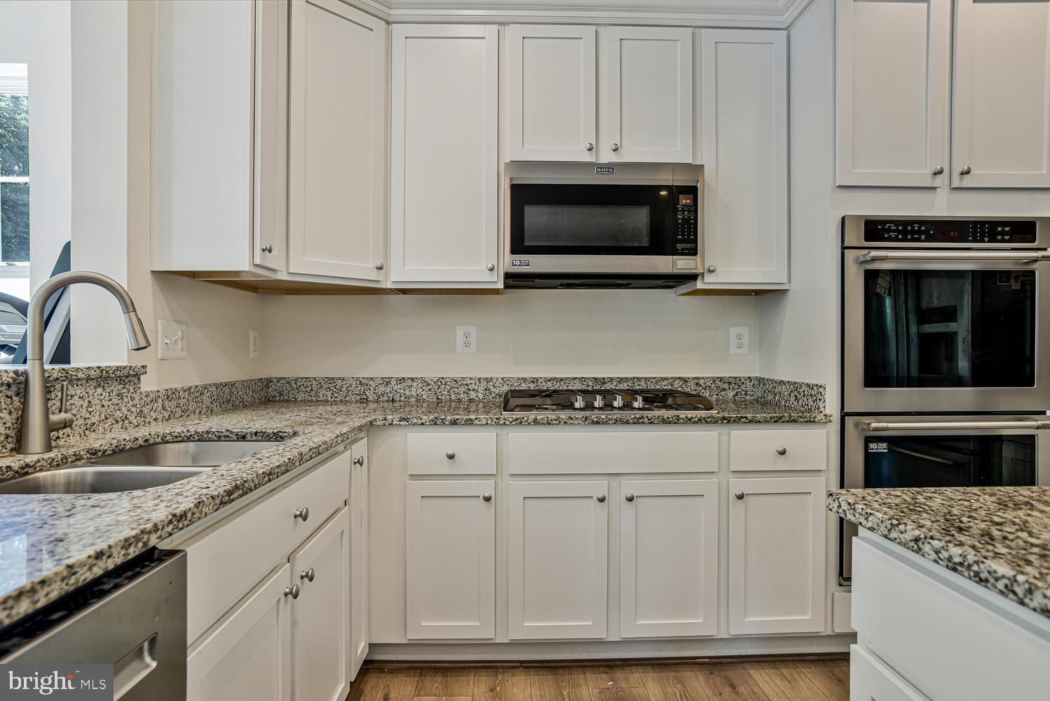 WINDSOR MANOR - Residential