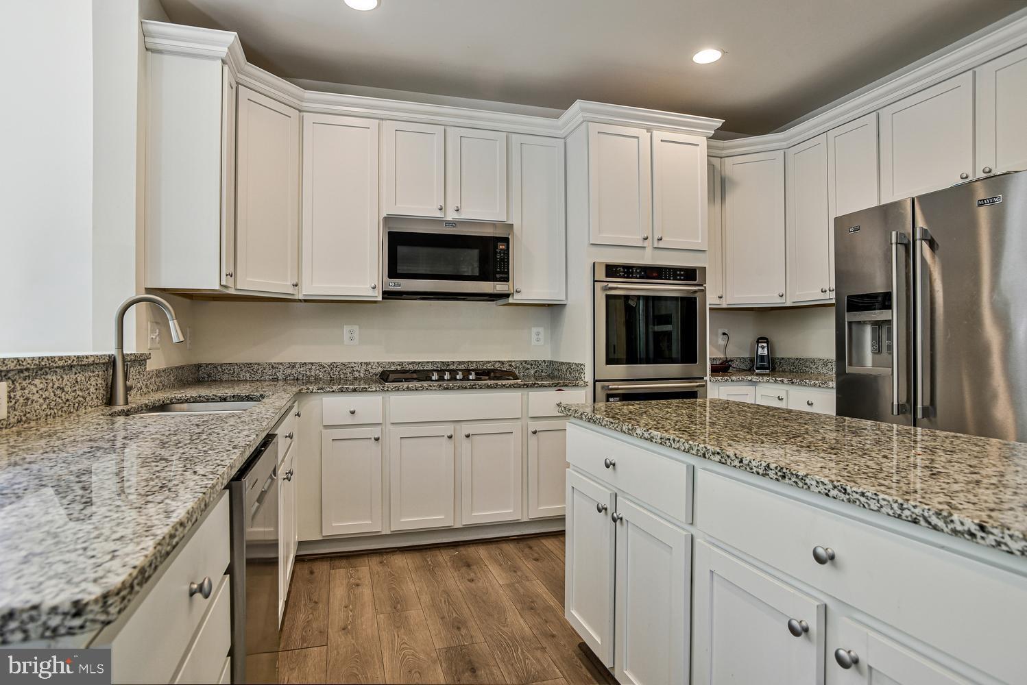 WINDSOR MANOR - Residential
