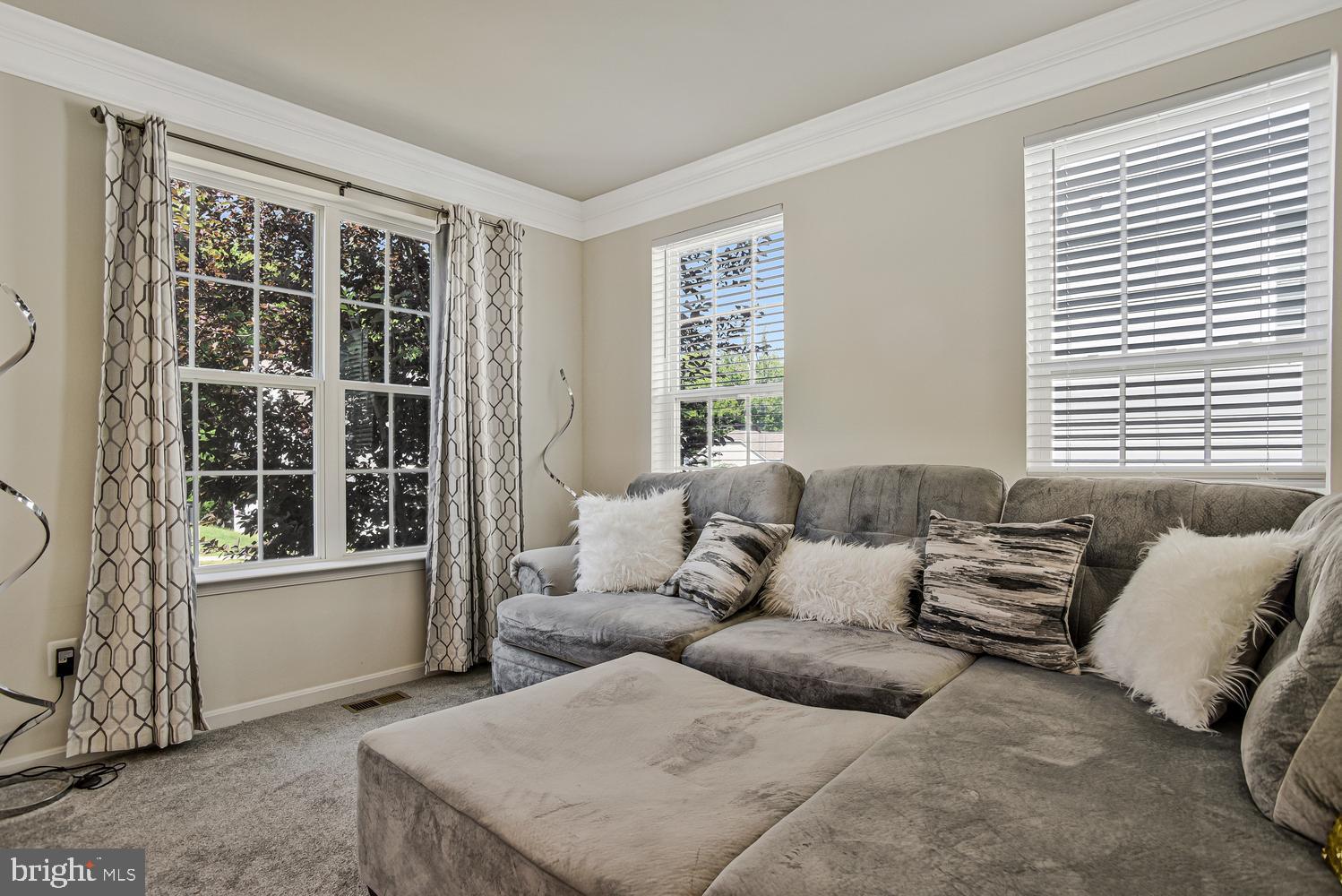 WINDSOR MANOR - Residential