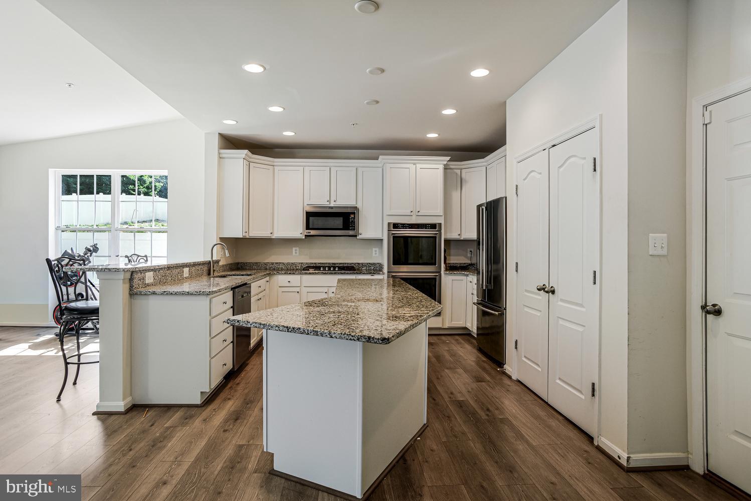 WINDSOR MANOR - Residential