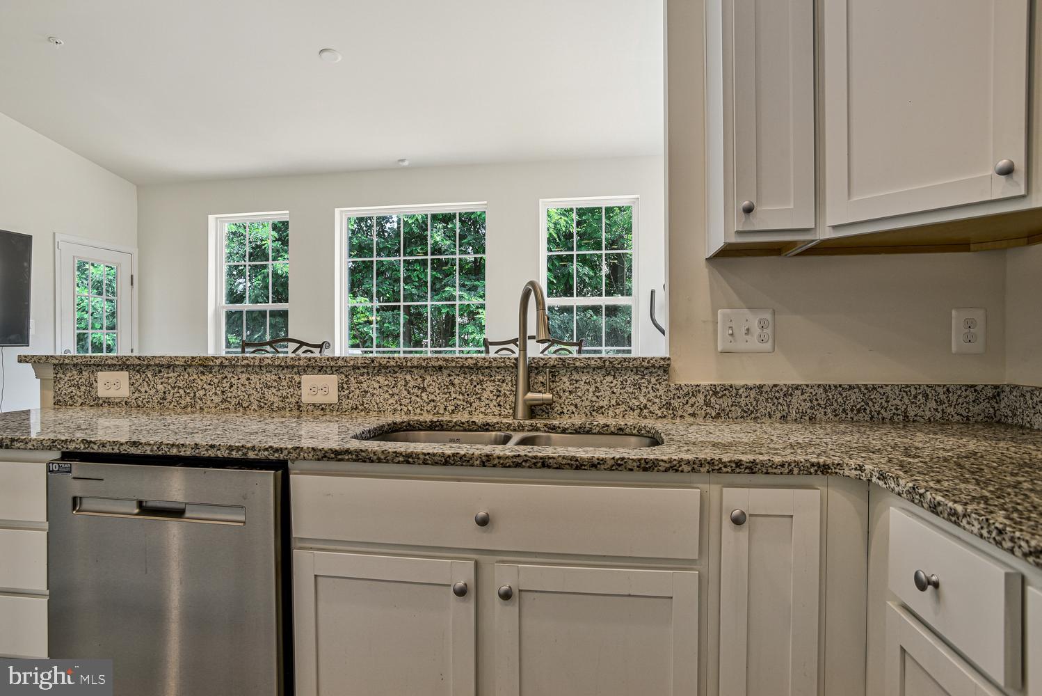 WINDSOR MANOR - Residential