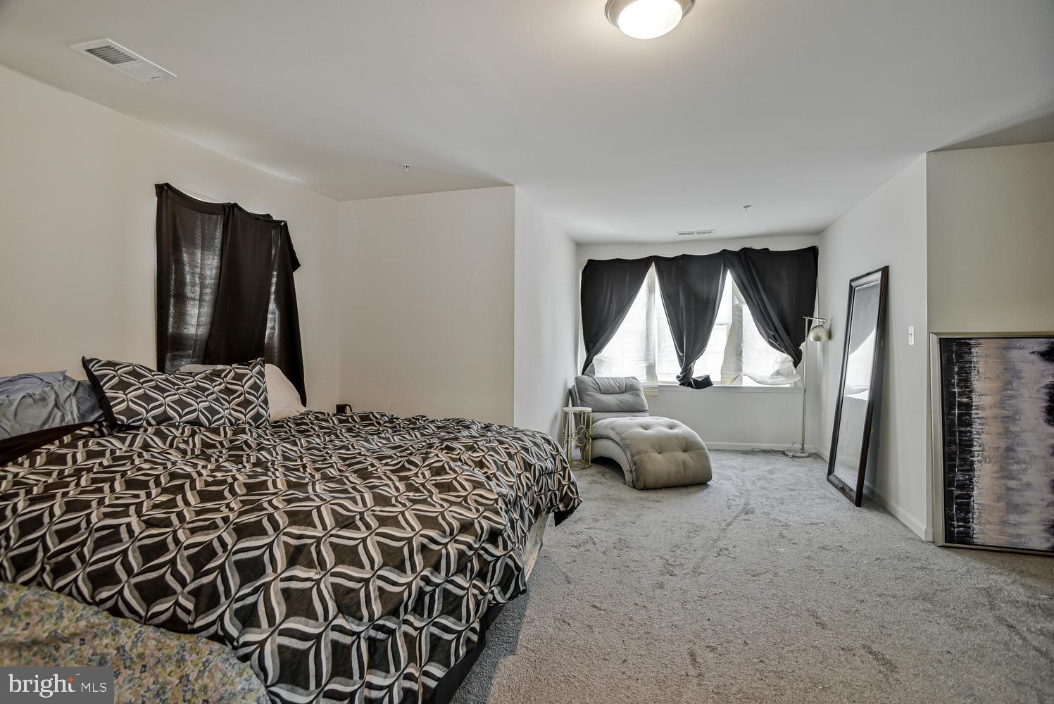 WINDSOR MANOR - Residential