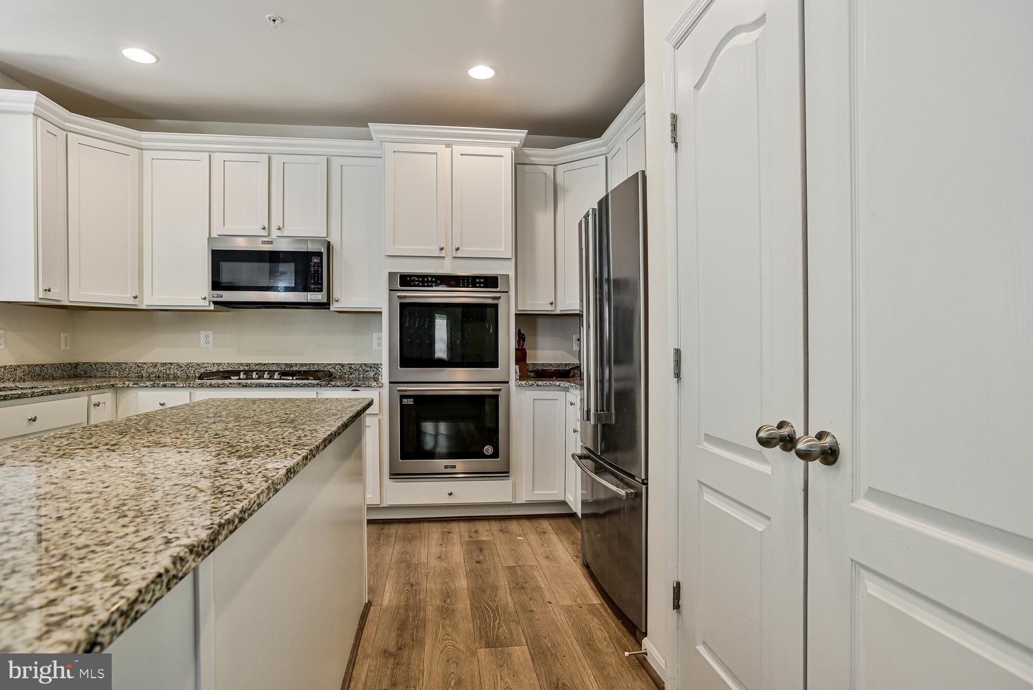 WINDSOR MANOR - Residential