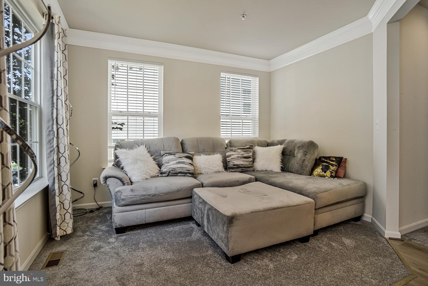 WINDSOR MANOR - Residential