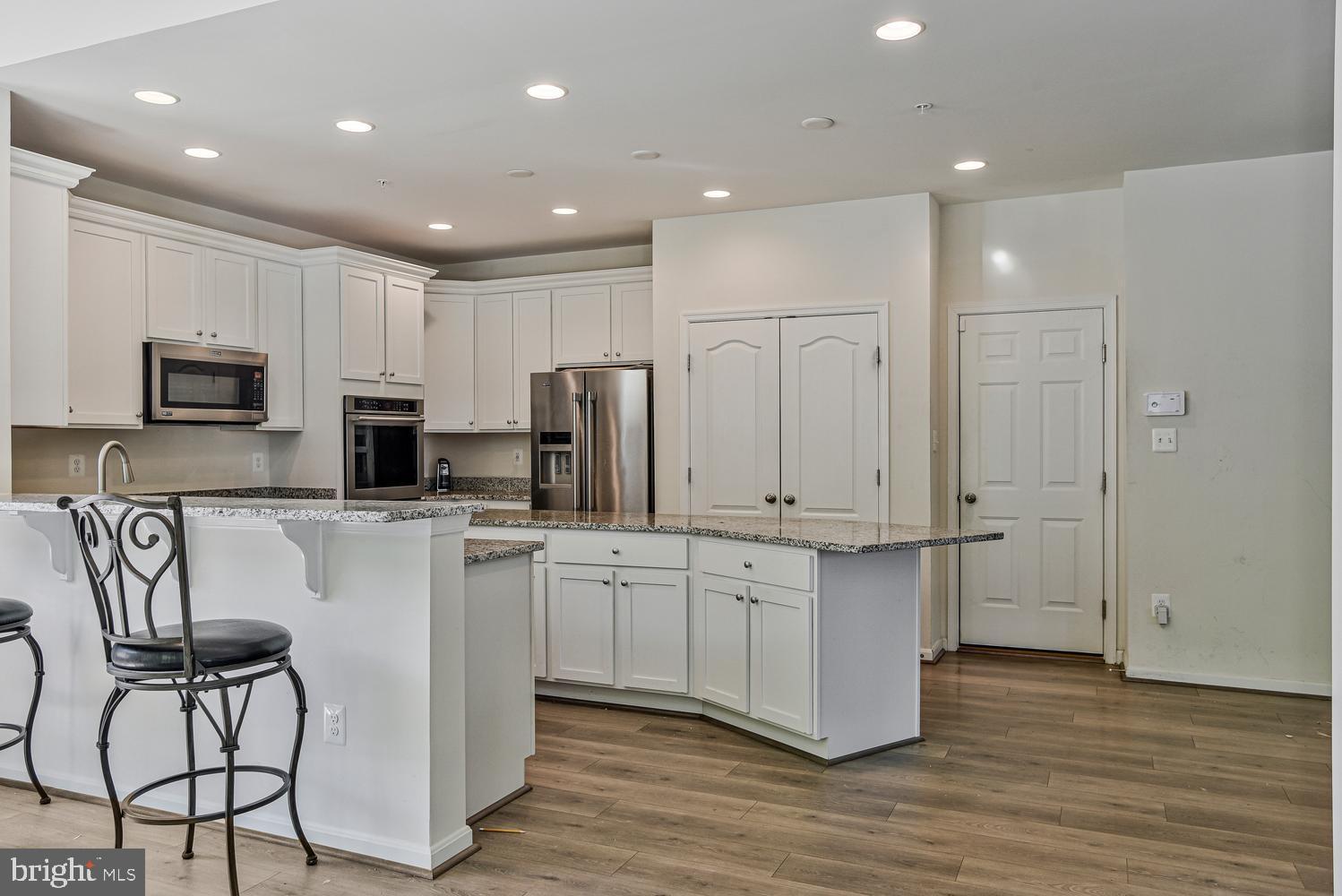 WINDSOR MANOR - Residential