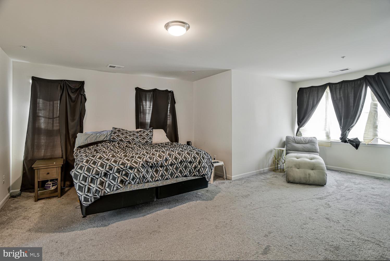 WINDSOR MANOR - Residential